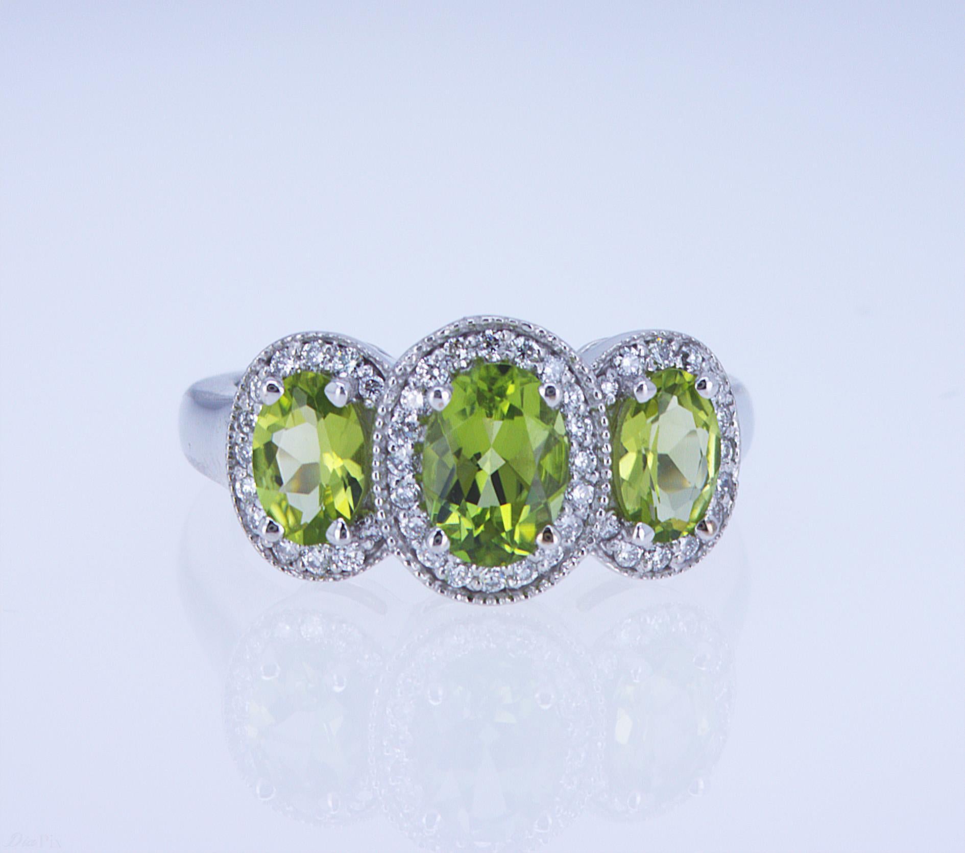 For Sale:  Oval Peridot and Diamond 3-Stone Ring 4