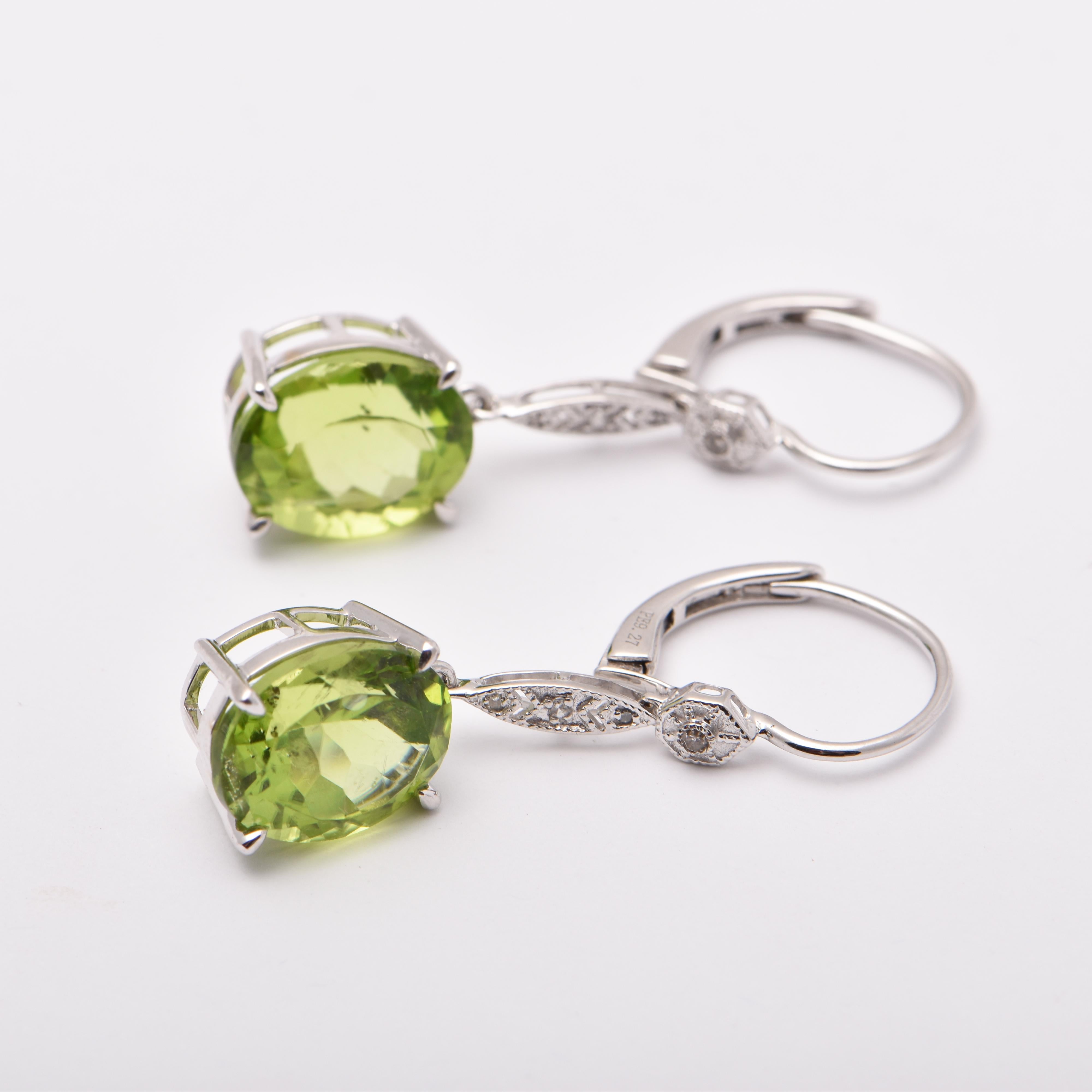 Oval Peridot and Diamond Drop Earrings in 18 Carat White Gold In New Condition For Sale In Sydney, AU