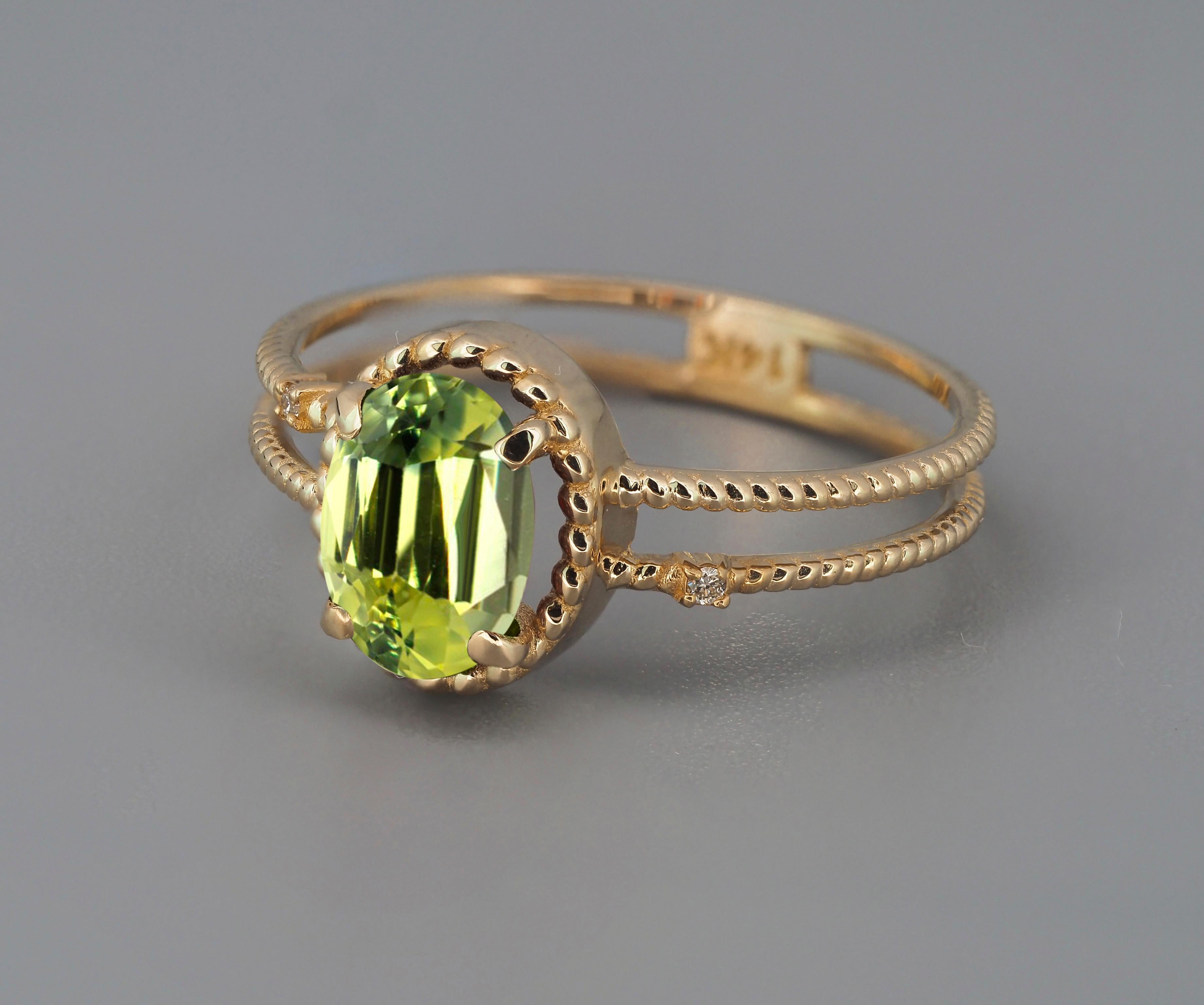 Oval Cut Oval Peridot ring.  For Sale