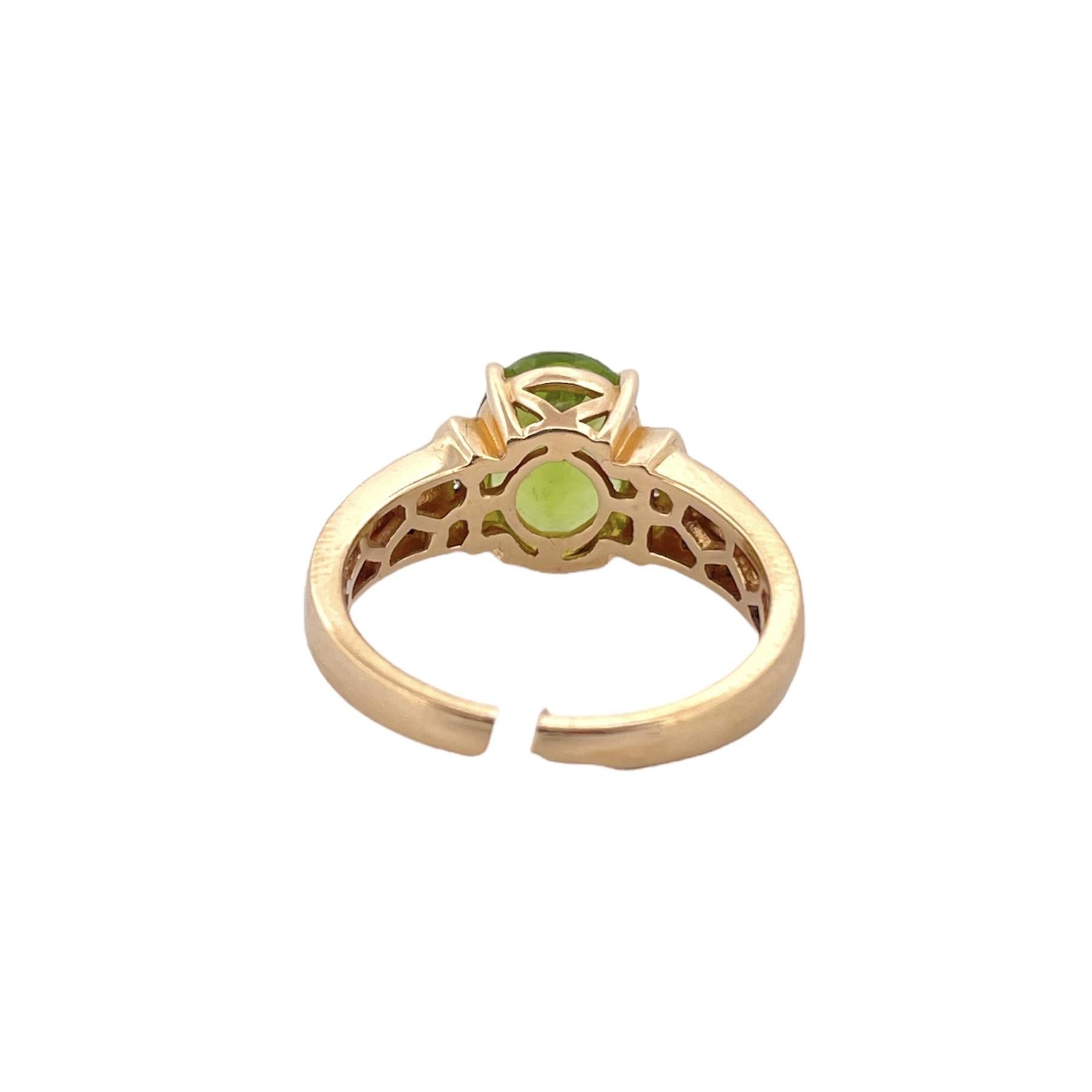 Oval Peridot Ring with Diamond Accents - 14K Yellow Gold In Good Condition For Sale In New York, NY