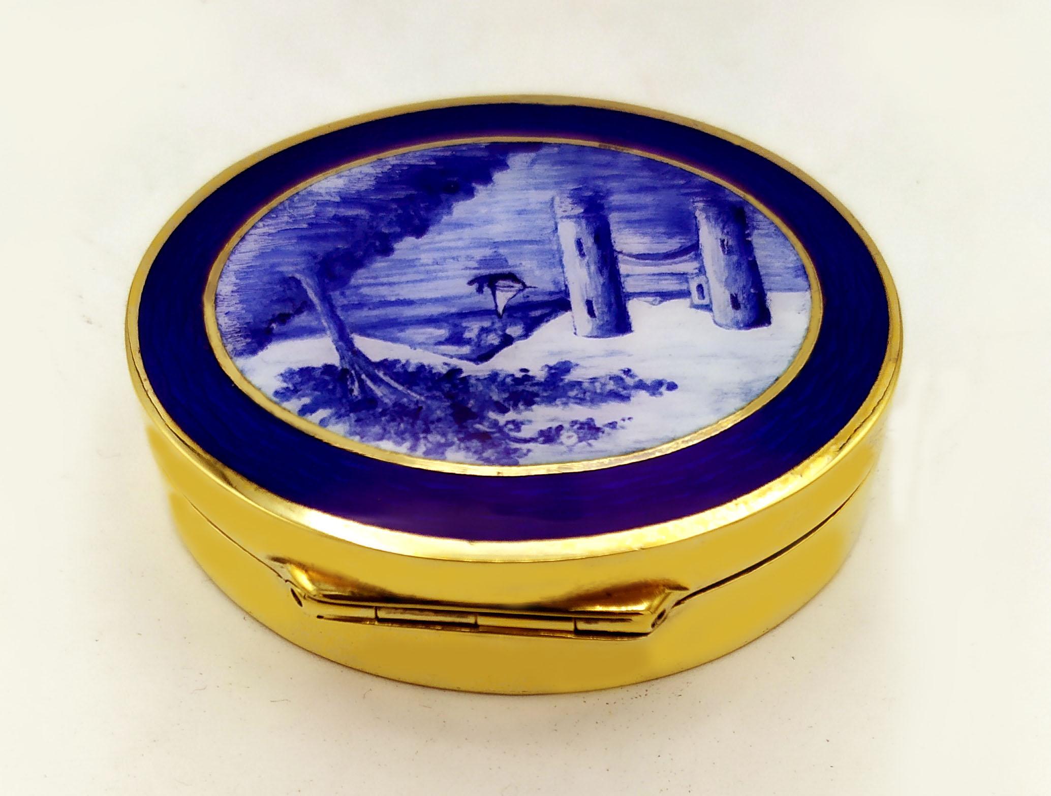 italien Boîte à pilules ovale Monochrome Émail cuit Paysage Miniature Style Art Nouveau Ster en vente