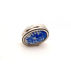 Oval pill box with lid