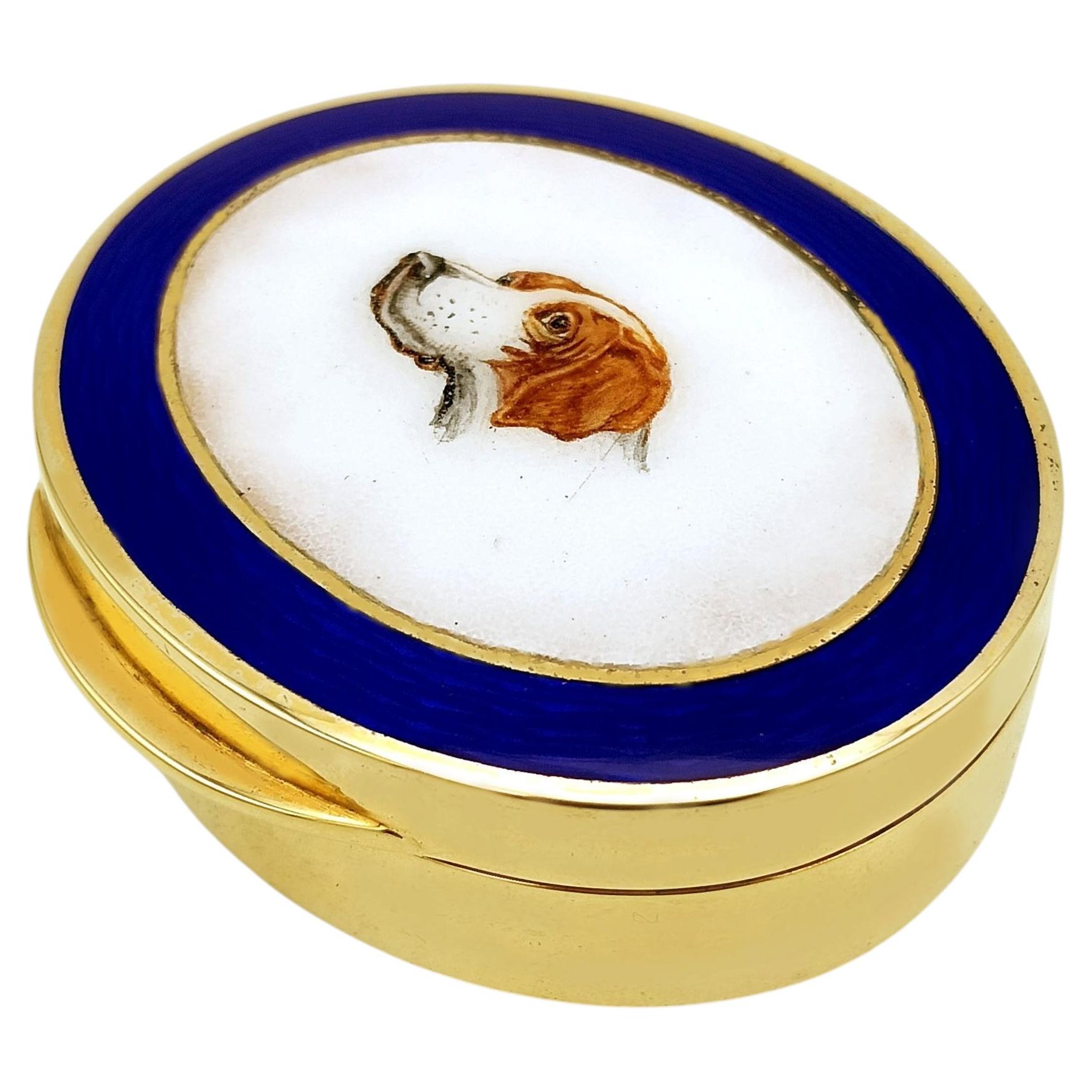 Oval pillbox in sterling silver with a fine enamelled miniature of a dog's head For Sale