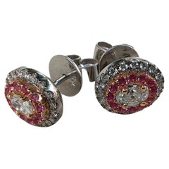 Clous d'oreilles en or 18 carats avec saphir rose ovale et double halo de diamants