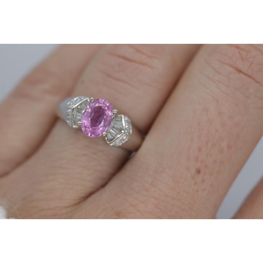 Solitär mit ovalem rosa Saphir Solitär. 14k Weißgold mit Diamant melees im Zustand „Gut“ im Angebot in Port Charlotte, FL