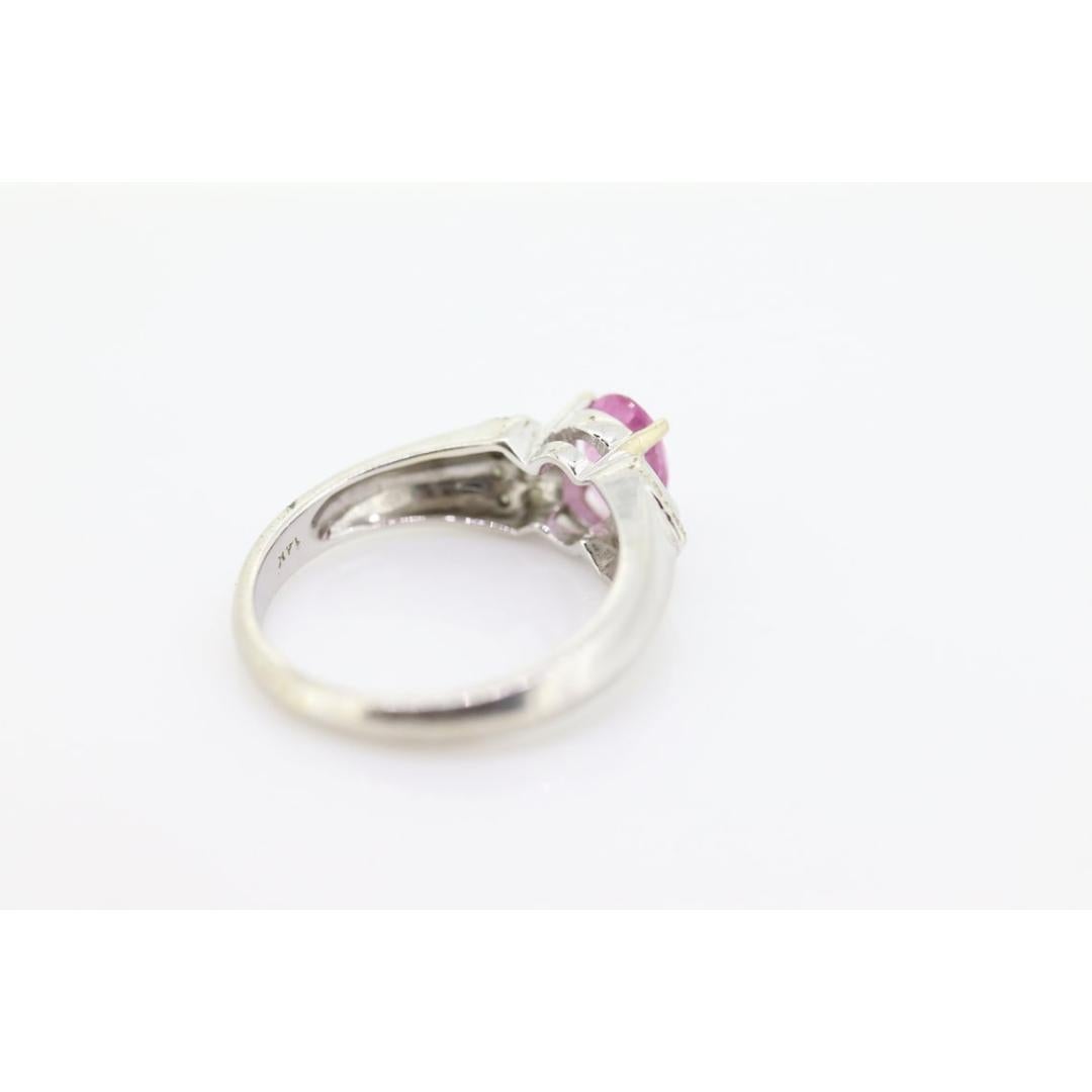 Solitär mit ovalem rosa Saphir Solitär. 14k Weißgold mit Diamant melees Damen im Angebot