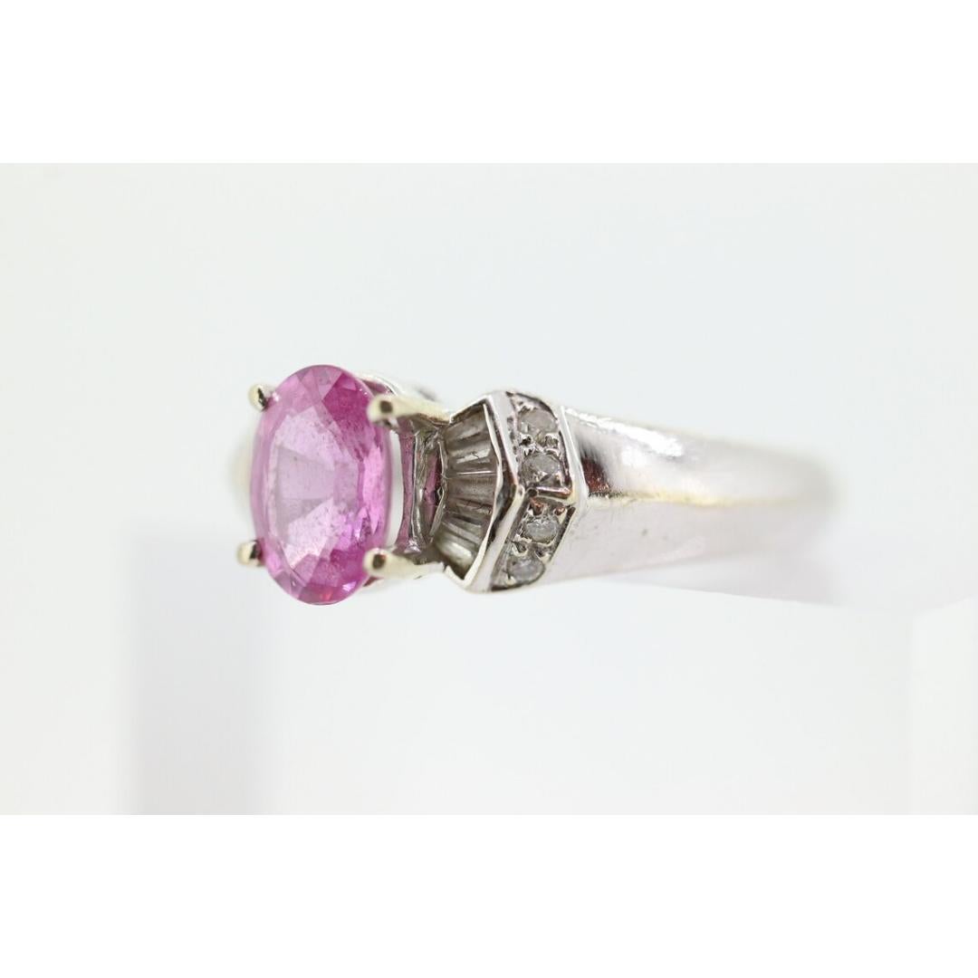 Solitär mit ovalem rosa Saphir Solitär. 14k Weißgold mit Diamant melees im Angebot 4