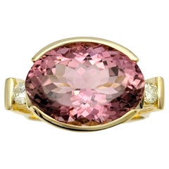Ovaler rosa Turmalin und runder Diamant-Cocktailring aus 14 Karat Gelbgold