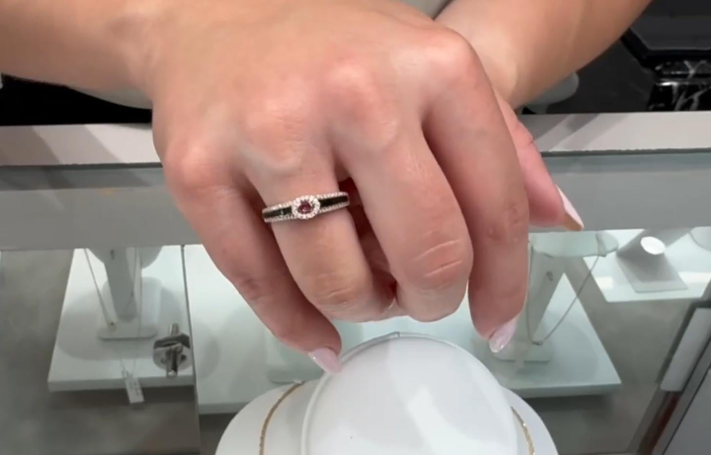 Ovaler rosa Turmalin aus 14 Karat Roségold mit schwarzer Emaille und Halo-Diamanten im Angebot 1