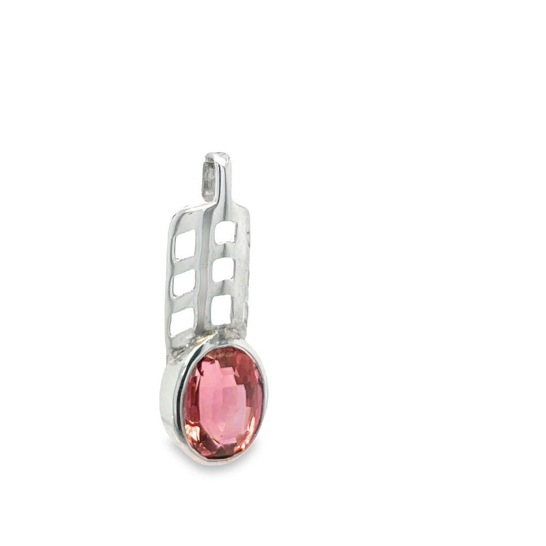 Moderne Pendentif en or blanc avec tourmaline rose ovale en vente