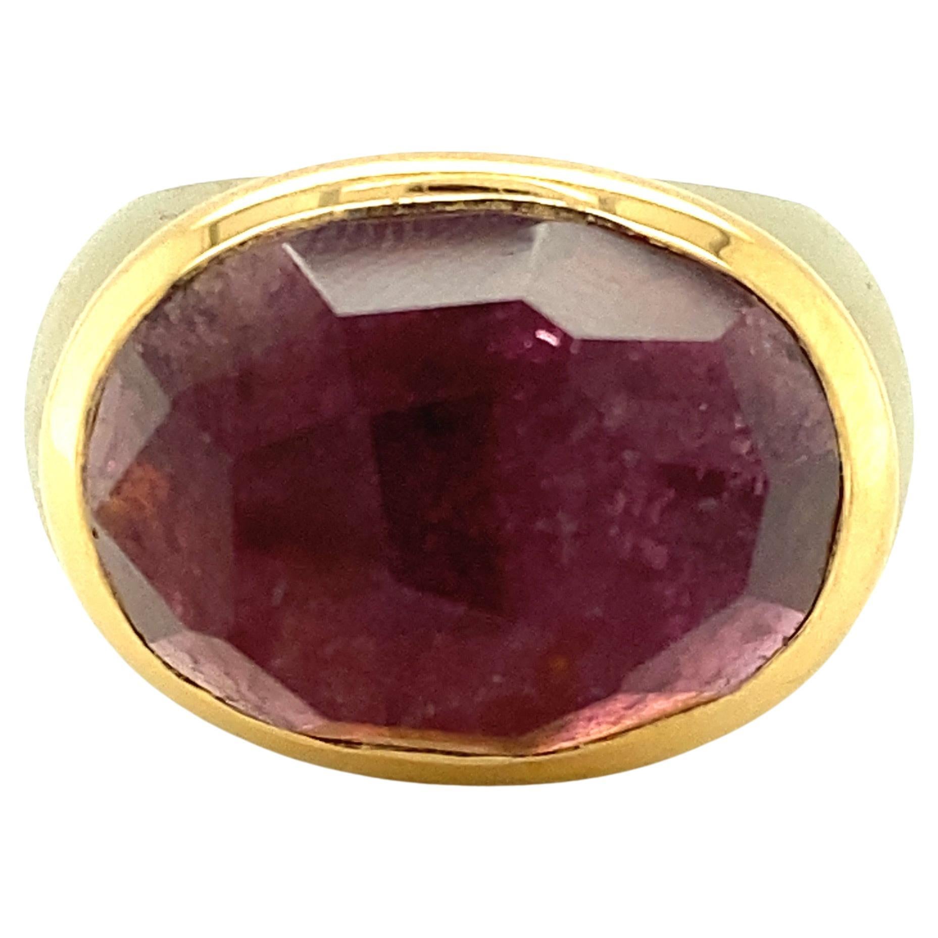 Oval Pink Tourmaline Ring in 18K Yellow Gold by Pomellato