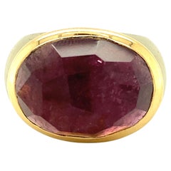 Oval Pink Tourmaline Ring in 18K Yellow Gold by Pomellato