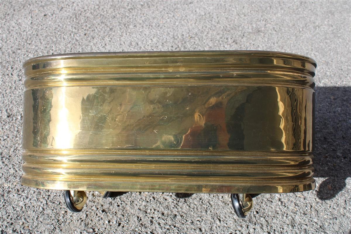 Oval Planter Holder in Solid Brass Italian Design 1970s Cachepot Jardiniere In Good Condition For Sale In Palermo, Sicily