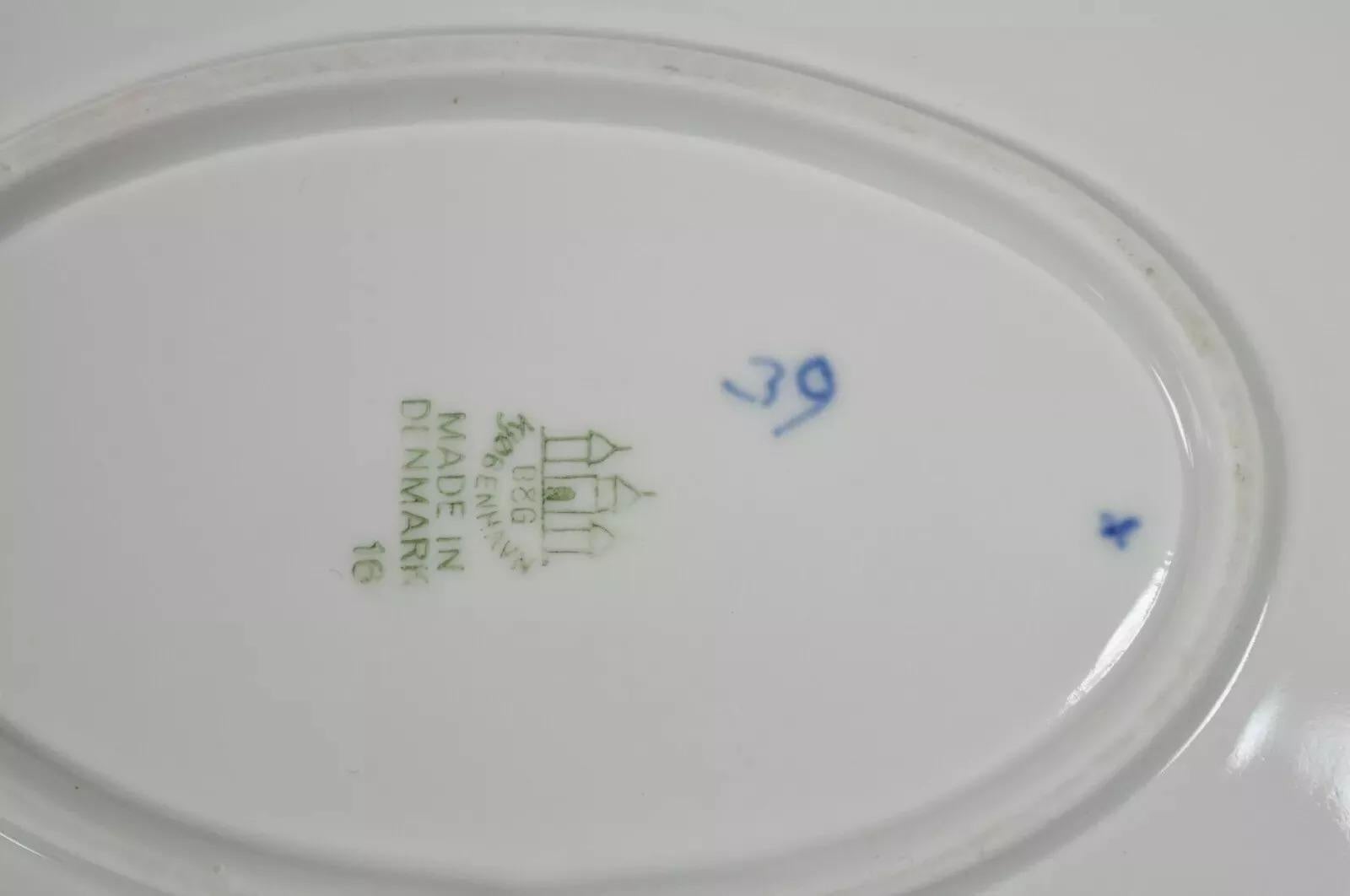 Plato ovalado 16 Bing y Grondahl B&G Kjøbenhavn Dinamarca Encaje de mariposa Azul siglo XX en venta