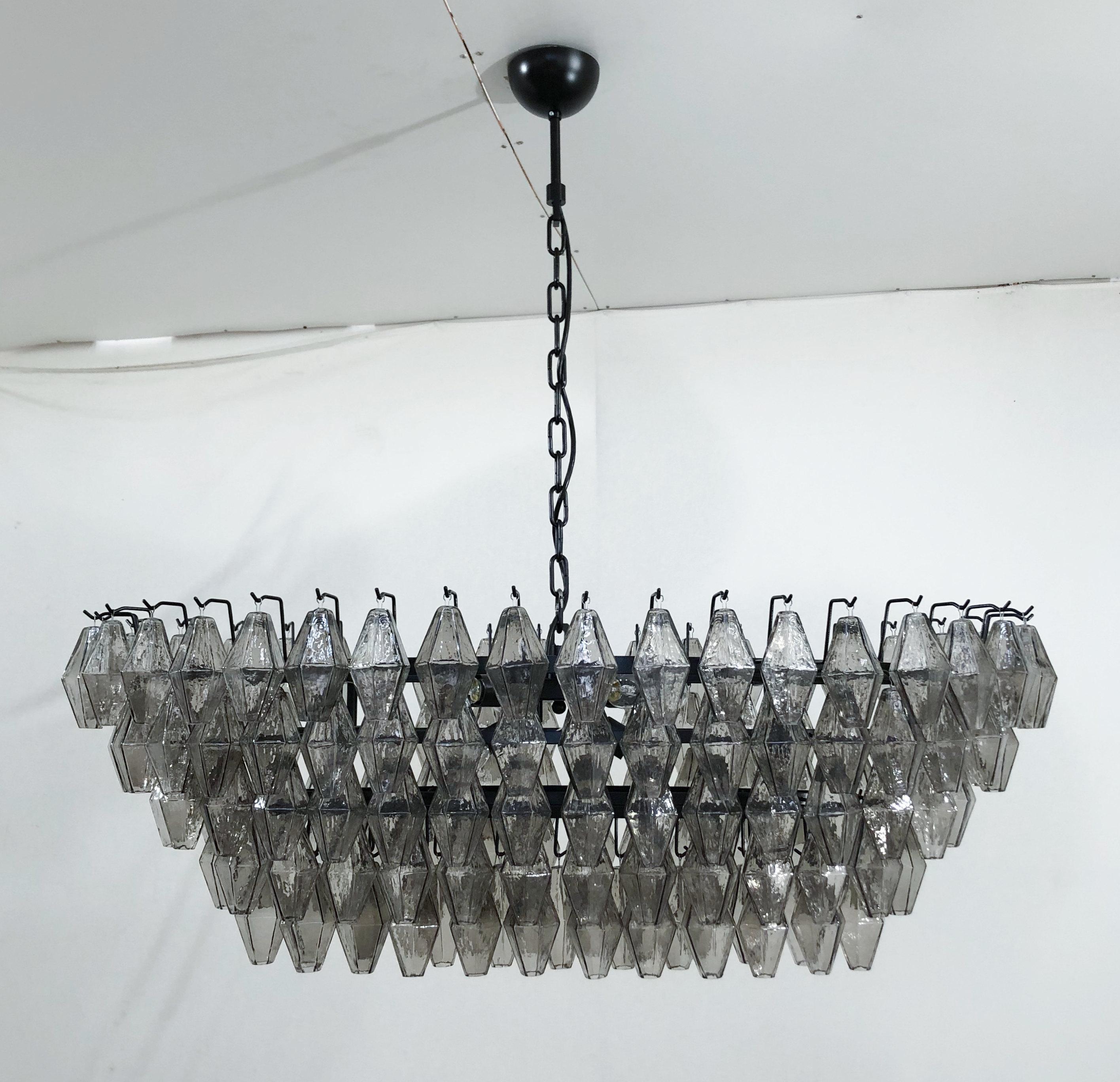 Italiano Lampadario ovale di Murano Poliedri in vendita