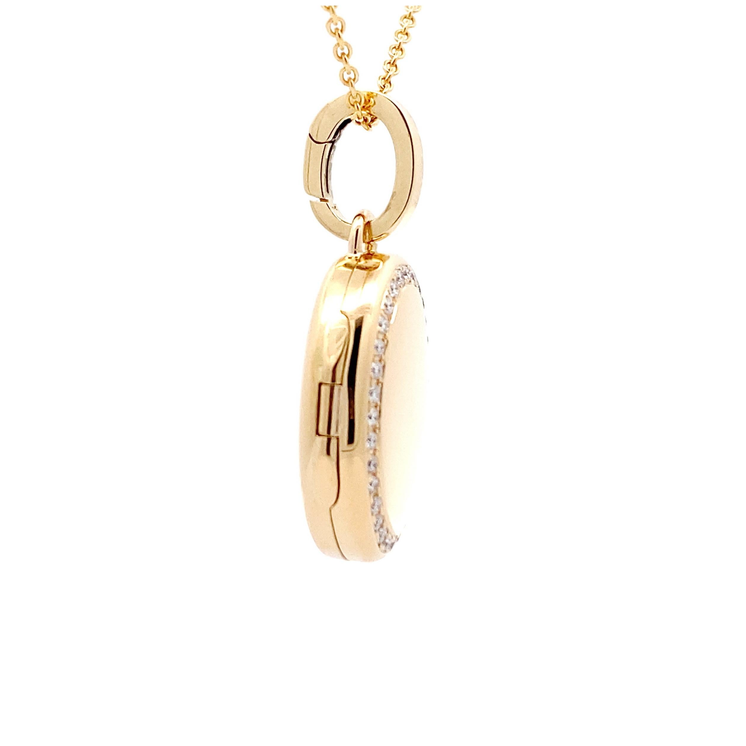 Pendentif médaillon ovale poli en or jaune 18 carats - 32 diamants 0,24 carat H VS Pour femmes en vente