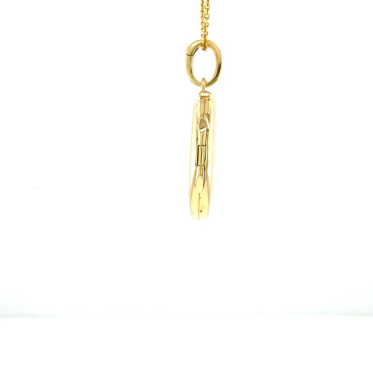 Médaillon Pendentif Ovale Doré Signé ATTIRE - Dimensions 3x1,5 Cm - Occasion Bon état