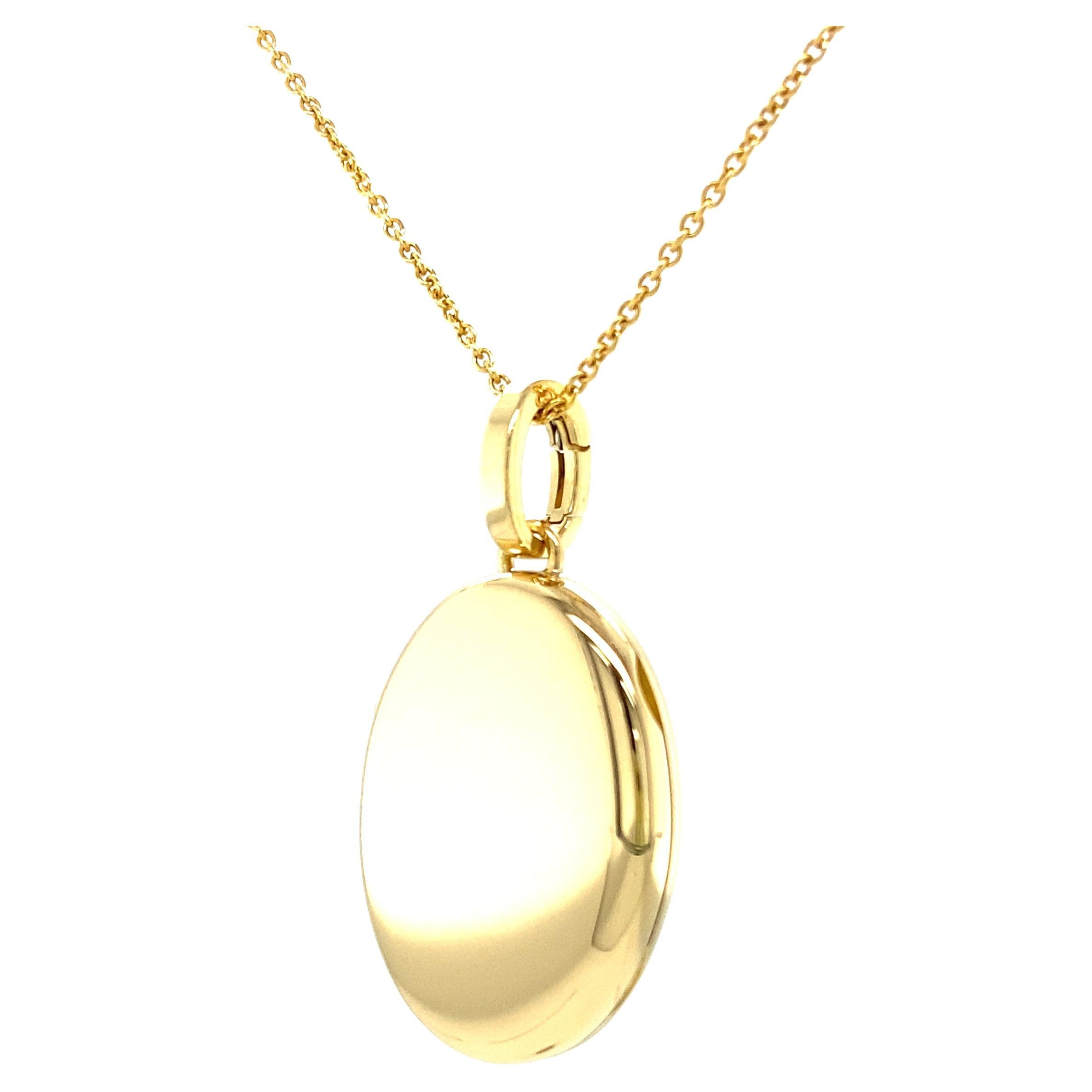 Oval Polished Locket Pendant Necklace - 18k Yellow Gold - 17 mm x 27 mm For Sale