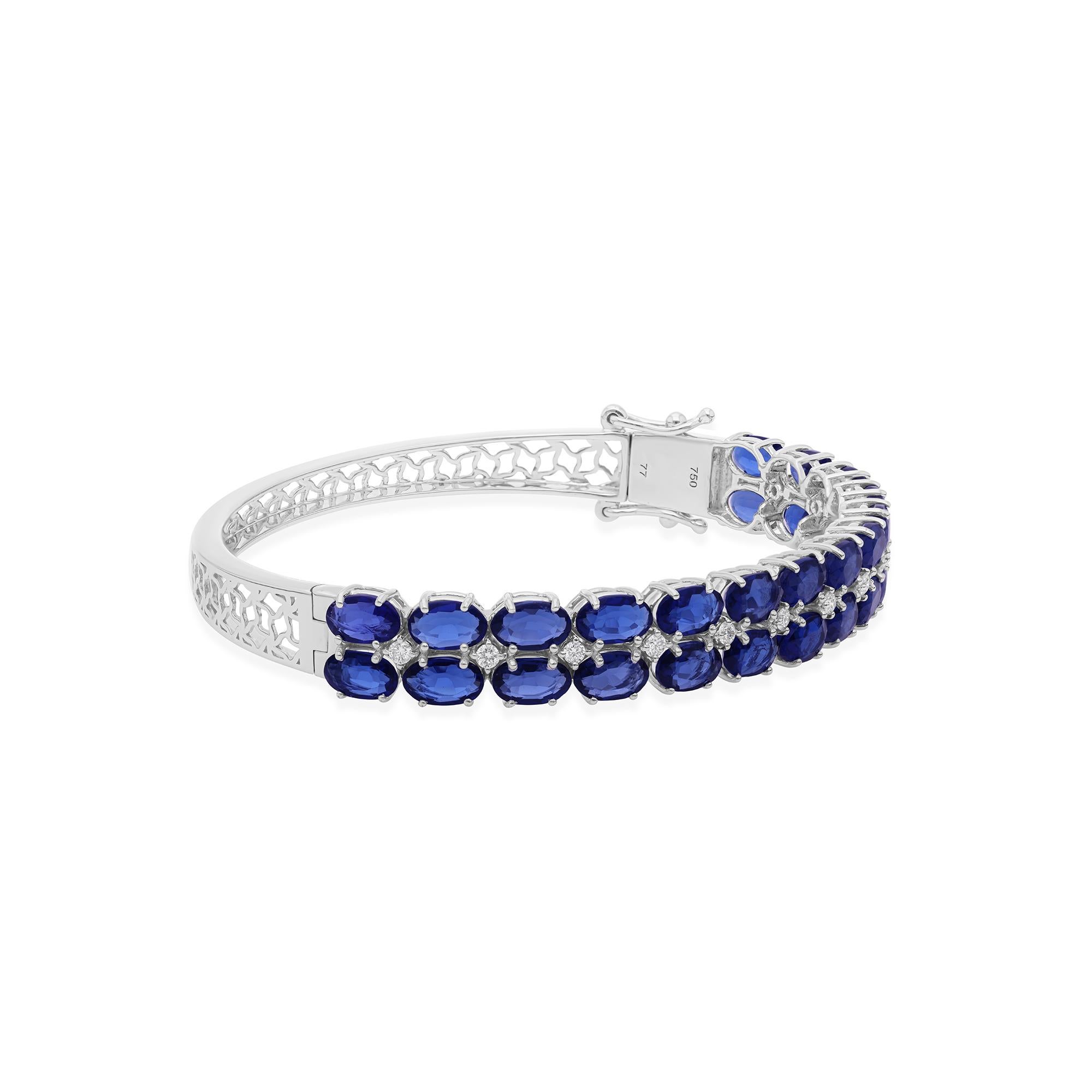 Pulsera brazalete con zafiro ovalado procesado y diamante natural en oro blanco de 18 quilates en Nuevo estado para la venta en Diera, Dubai