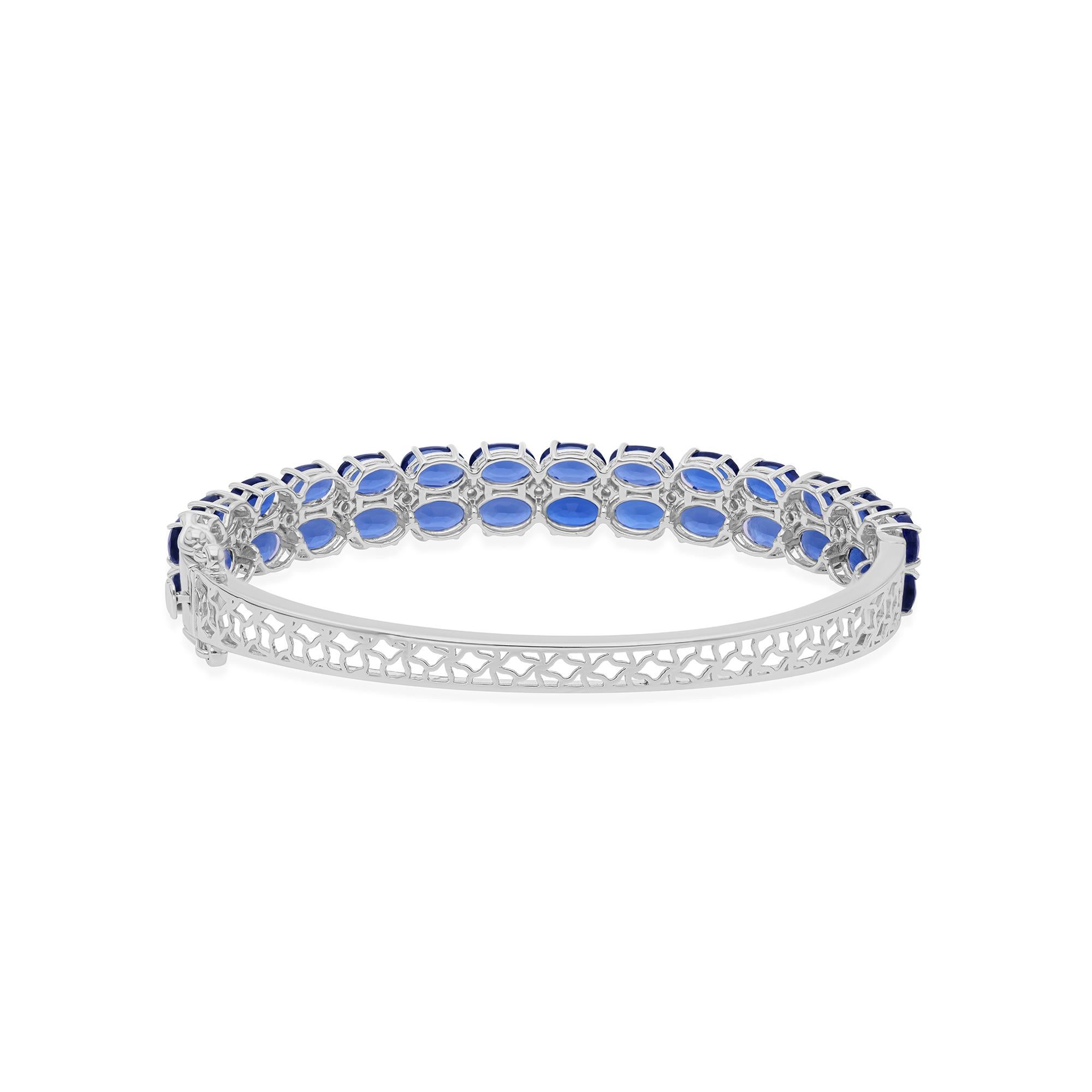 De las mujeres Pulsera brazalete con zafiro ovalado procesado y diamante natural en oro blanco de 18 quilates en venta