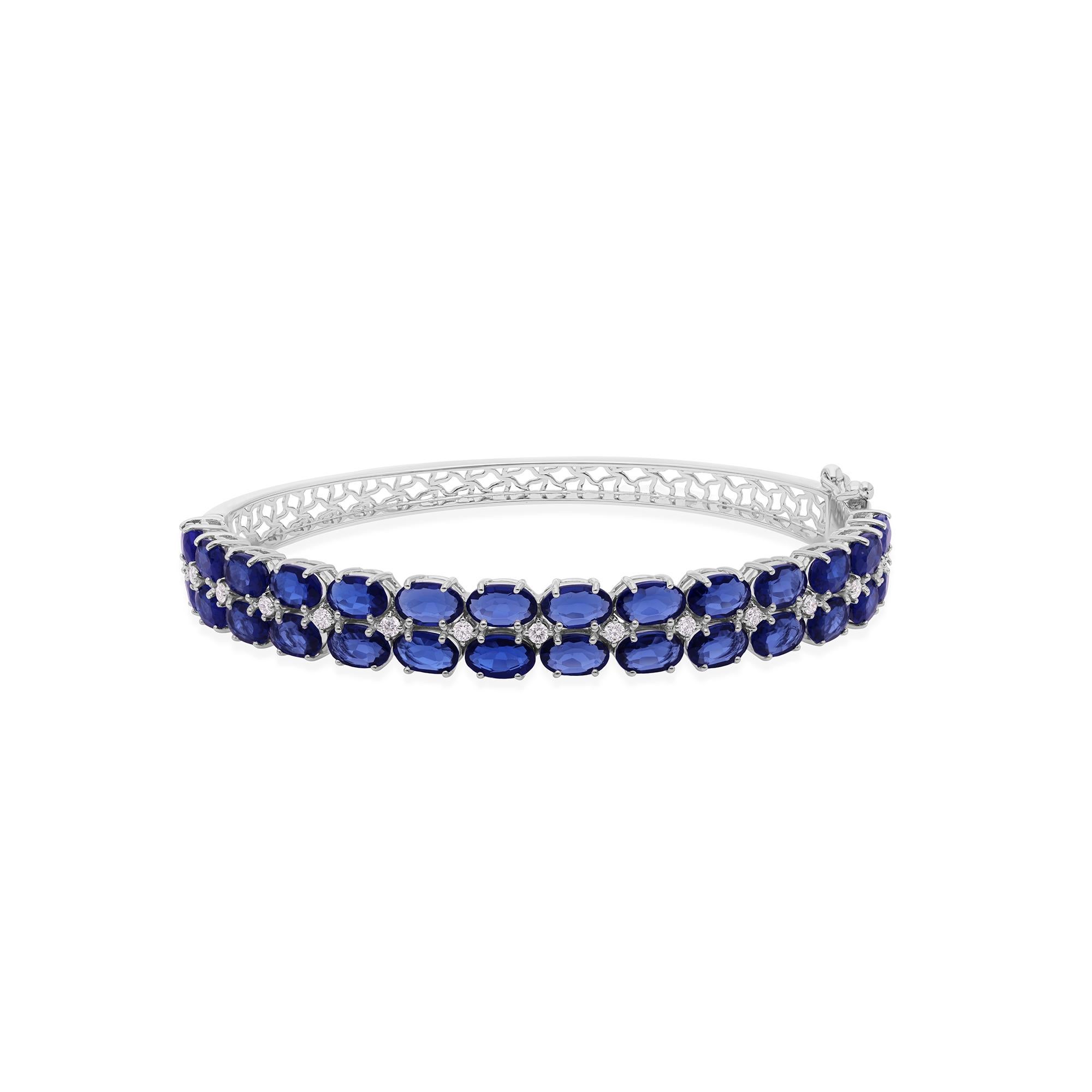 Pulsera brazalete con zafiro ovalado procesado y diamante natural en oro blanco de 18 quilates en venta 2