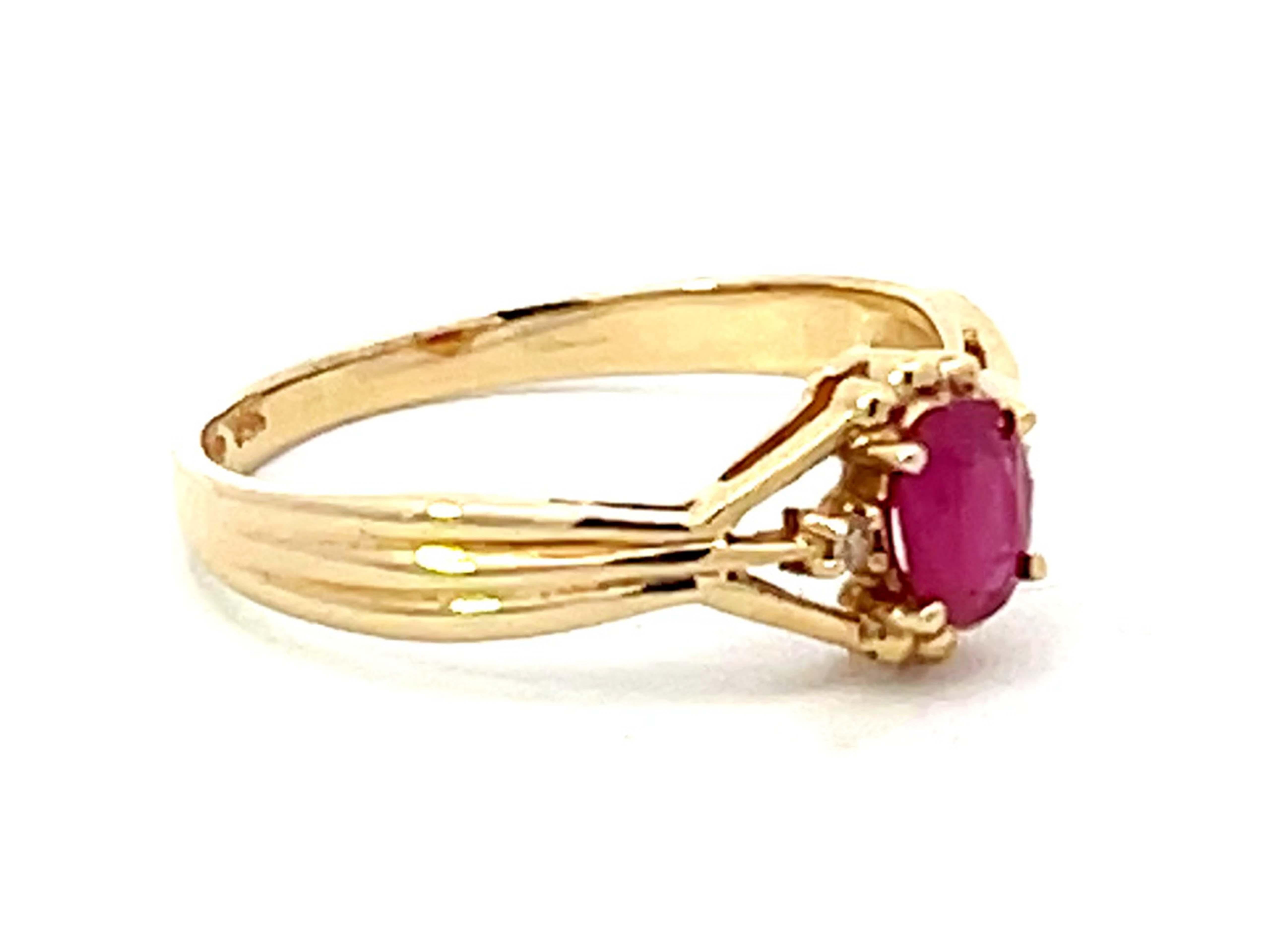 Modern Oval Red Ruby Diamond Ring in 14k Yellow Gold For Sale