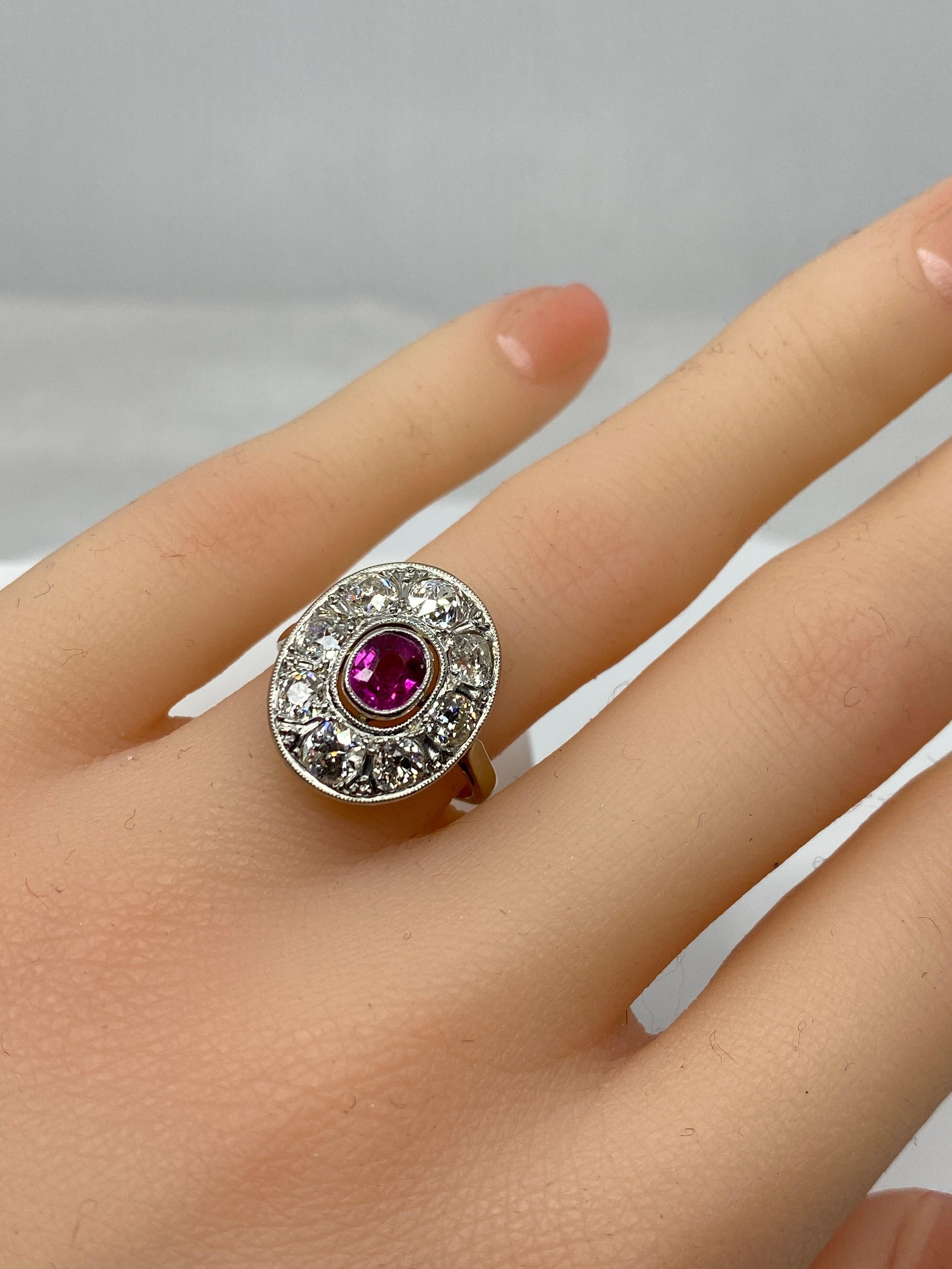 Women's or Men's Oval Ring in 18 Carat Gold Set with a Ruby and Diamonds, 1900 Period For Sale