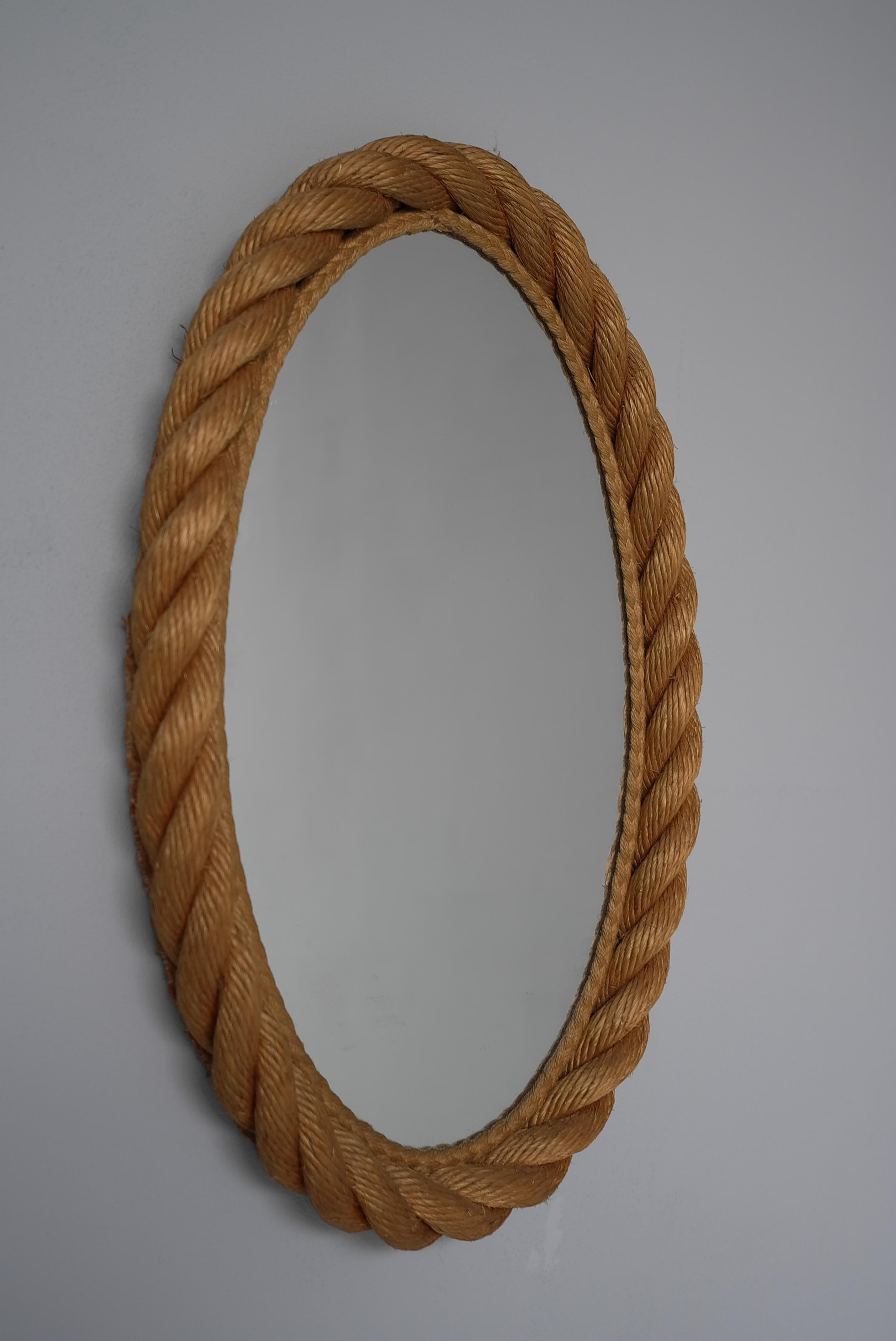 Oval Rope Mirror von Adrien Audoux und Frida Minet.

Einfacher Rahmen aus geflochtenem Abaca in Golfe-Juan, Frankreich, ca. 1950er Jahre.

 