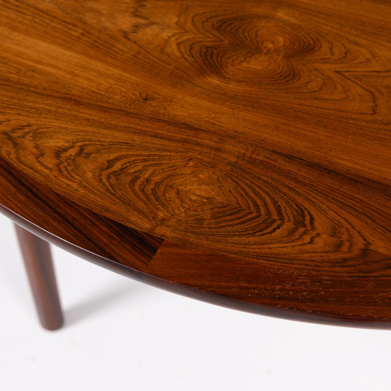 Oval rosewood dining table by Torbjørn Afdal In Good Condition In Copenhagen, DK