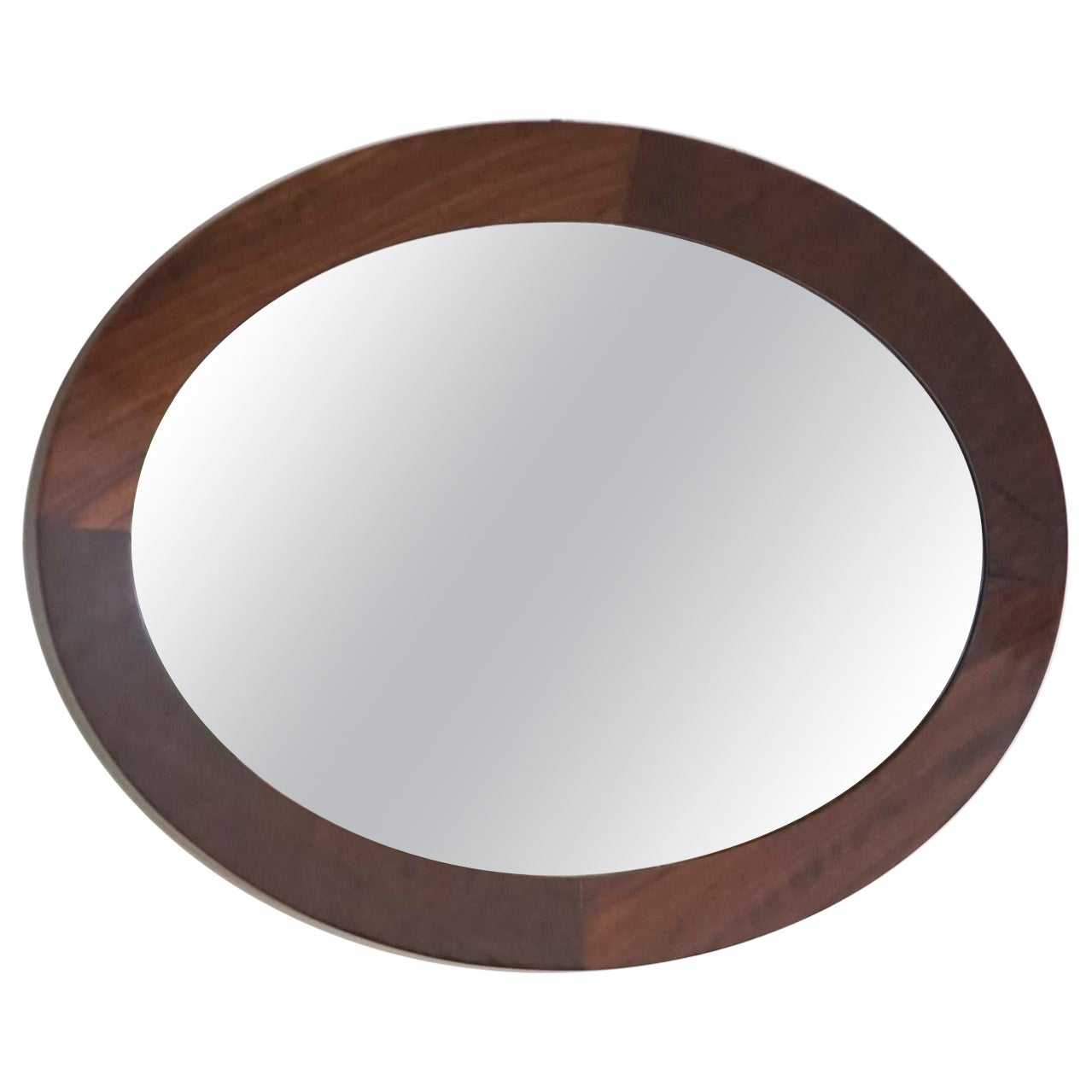 Miroir ovale en bois de rose par Celina Decorações, design brésilien du milieu du siècle dernier, années 1960 en vente