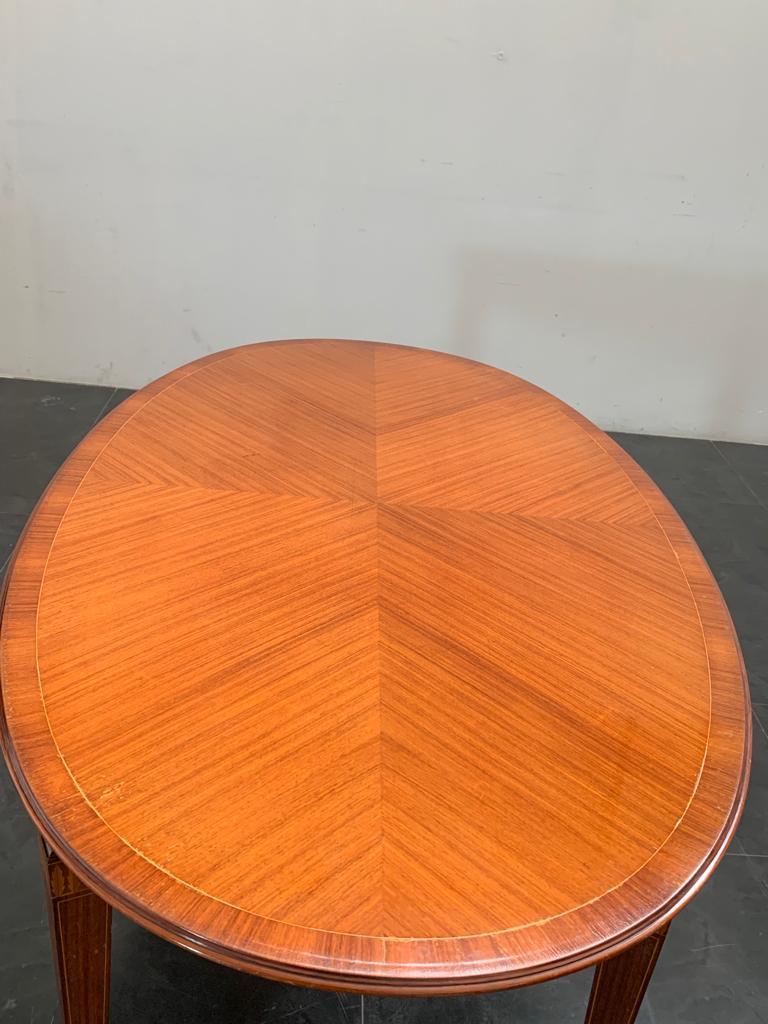 Mid-Century Modern Oval Rosewood Table Attributed to Paolo Buffa for La Permanente Cantù, 1950s For Sale