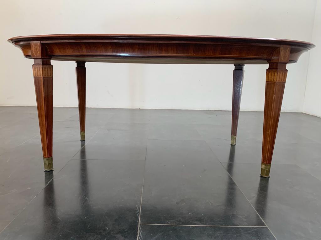Oval Rosewood Table Attributed to Paolo Buffa for La Permanente Cantù, 1950s In Good Condition For Sale In Montelabbate, PU