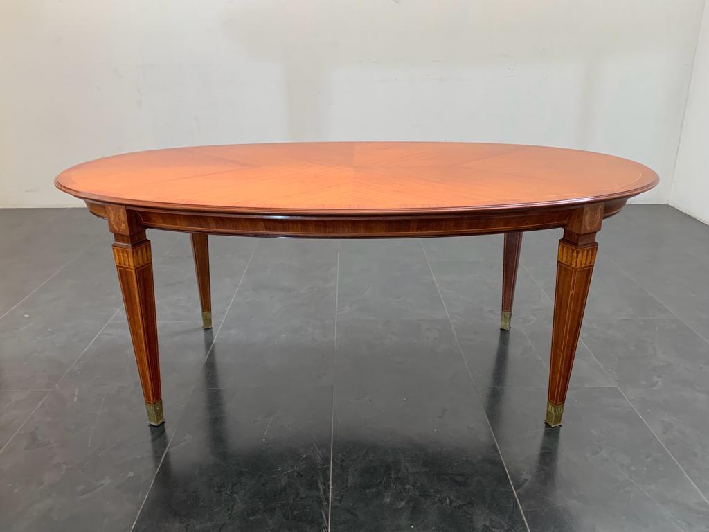 Mid-20th Century Oval Rosewood Table Attributed to Paolo Buffa for La Permanente Cantù, 1950s For Sale