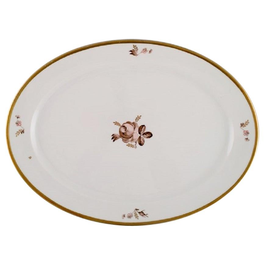 Plat de service ovale Royal Copenhagen en rose marron, deux plats disponibles