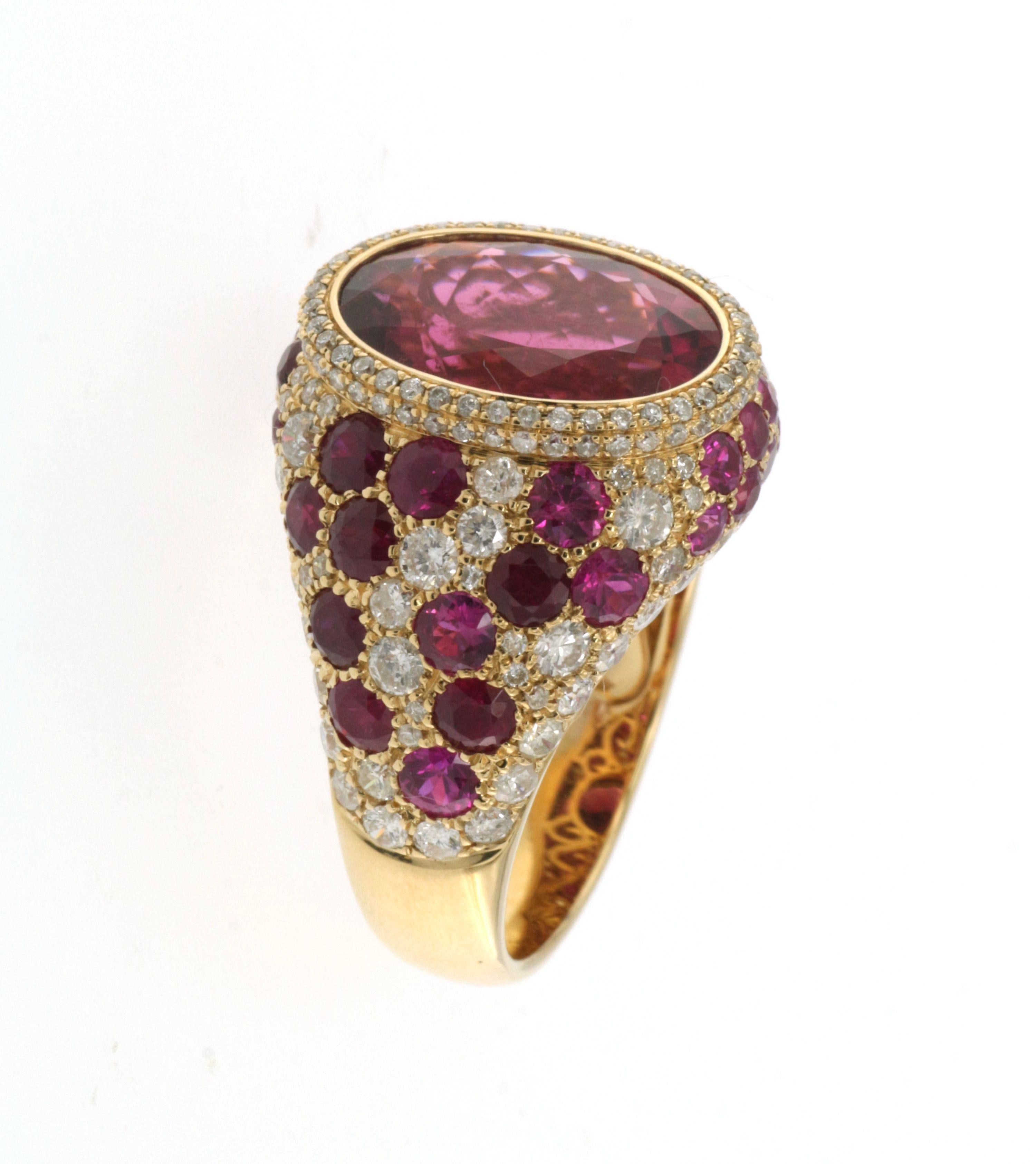 Oval Rubelite Diamond Ruby Dome Ring in 18 Karat Yellow Gold In New Condition In Hong Kong, HK