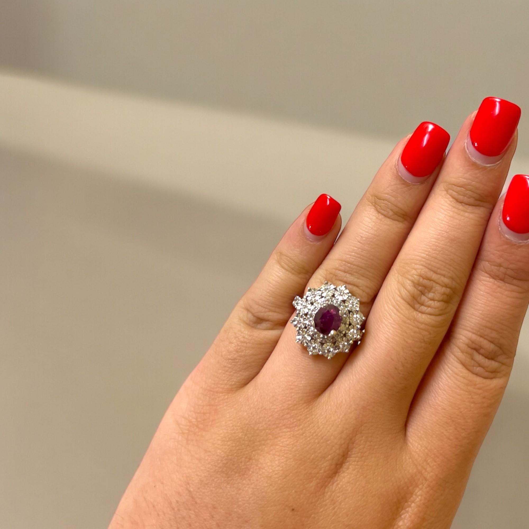 Statement-Ring mit ovalem Rubin und Diamant im Angebot 1