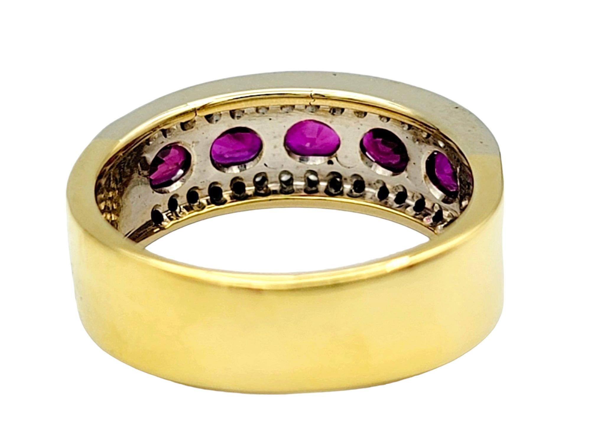 Bague de semi-éternité en or jaune 18 carats, rubis ovale et diamants pavés  Pour femmes en vente