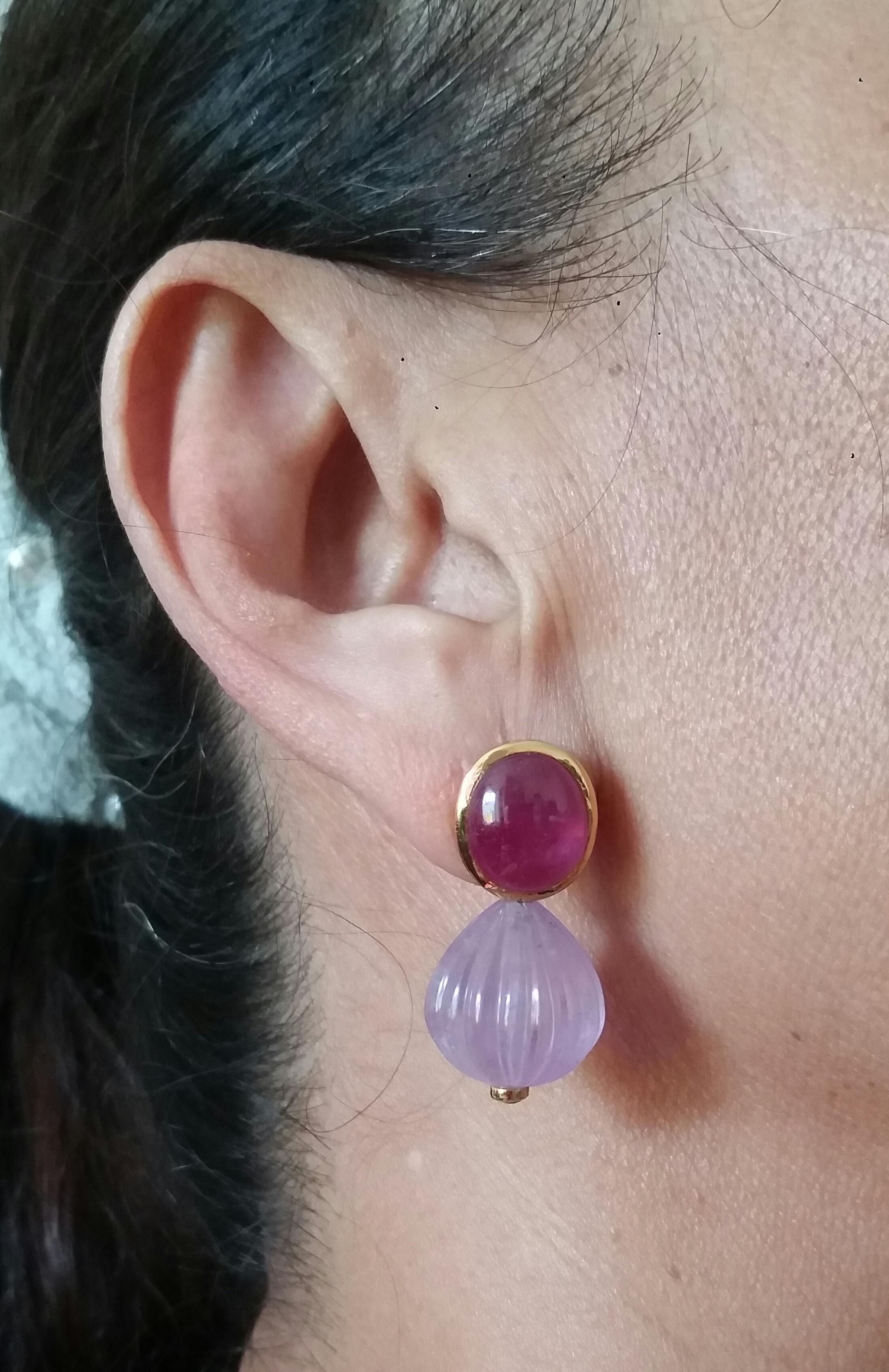Oval Ruby Cabochons Yellow Gold Bezel Carved Amethyst Round Drops Stud Earrings in vendita 11