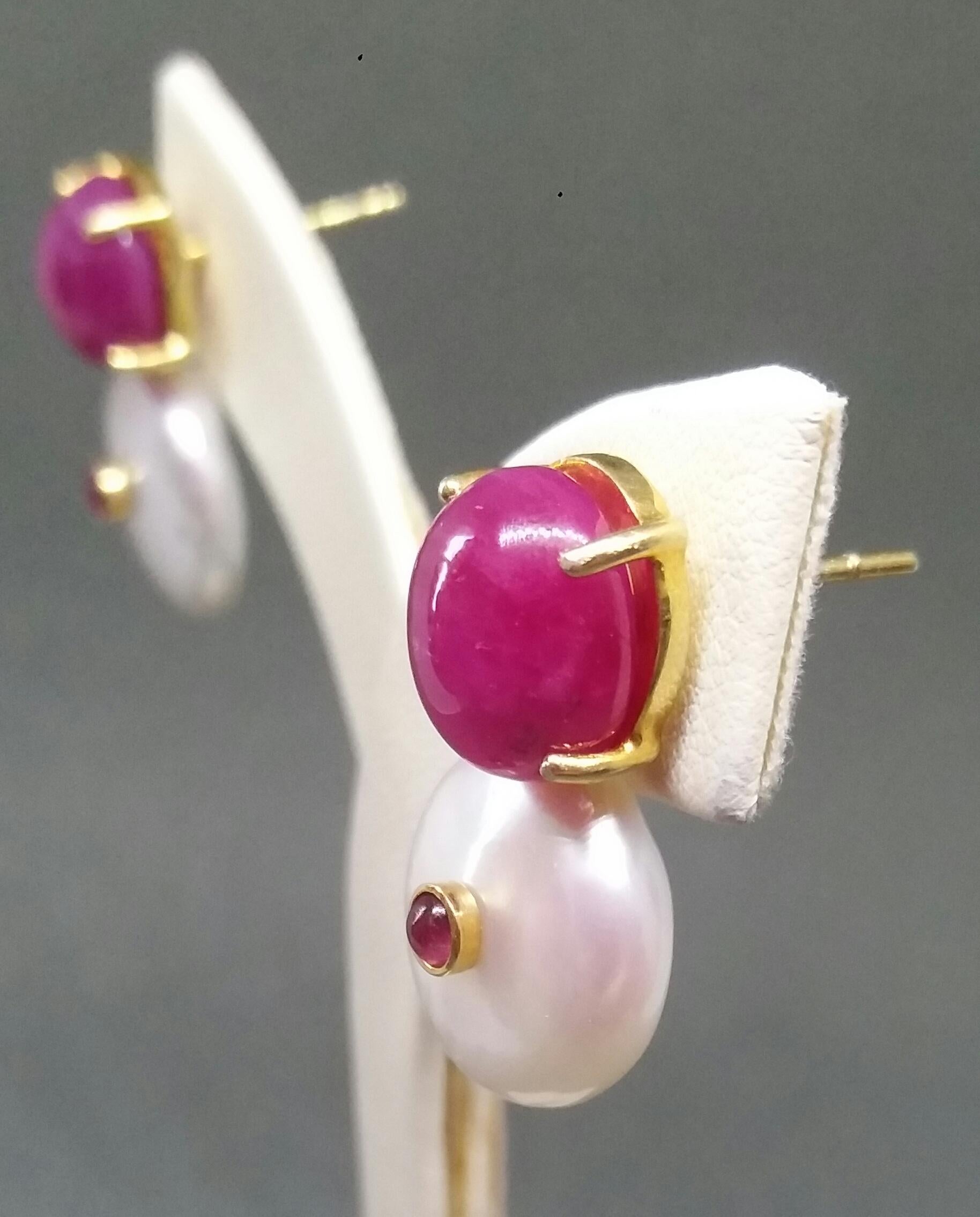 Women's Oval Ruby Cabs Flat Baroque Pearls 14 Karat Yellow Gold Stud Earrings For Sale