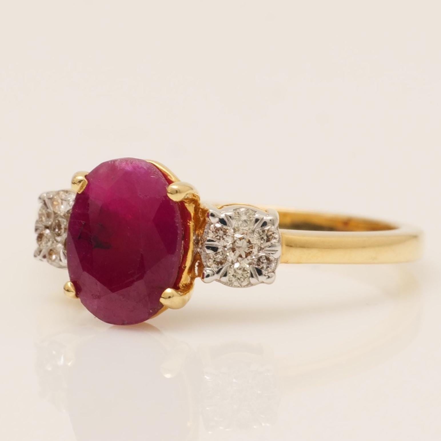 Donna Anello ovale con diamante e rubino in oro massiccio 14K (certificato) in vendita