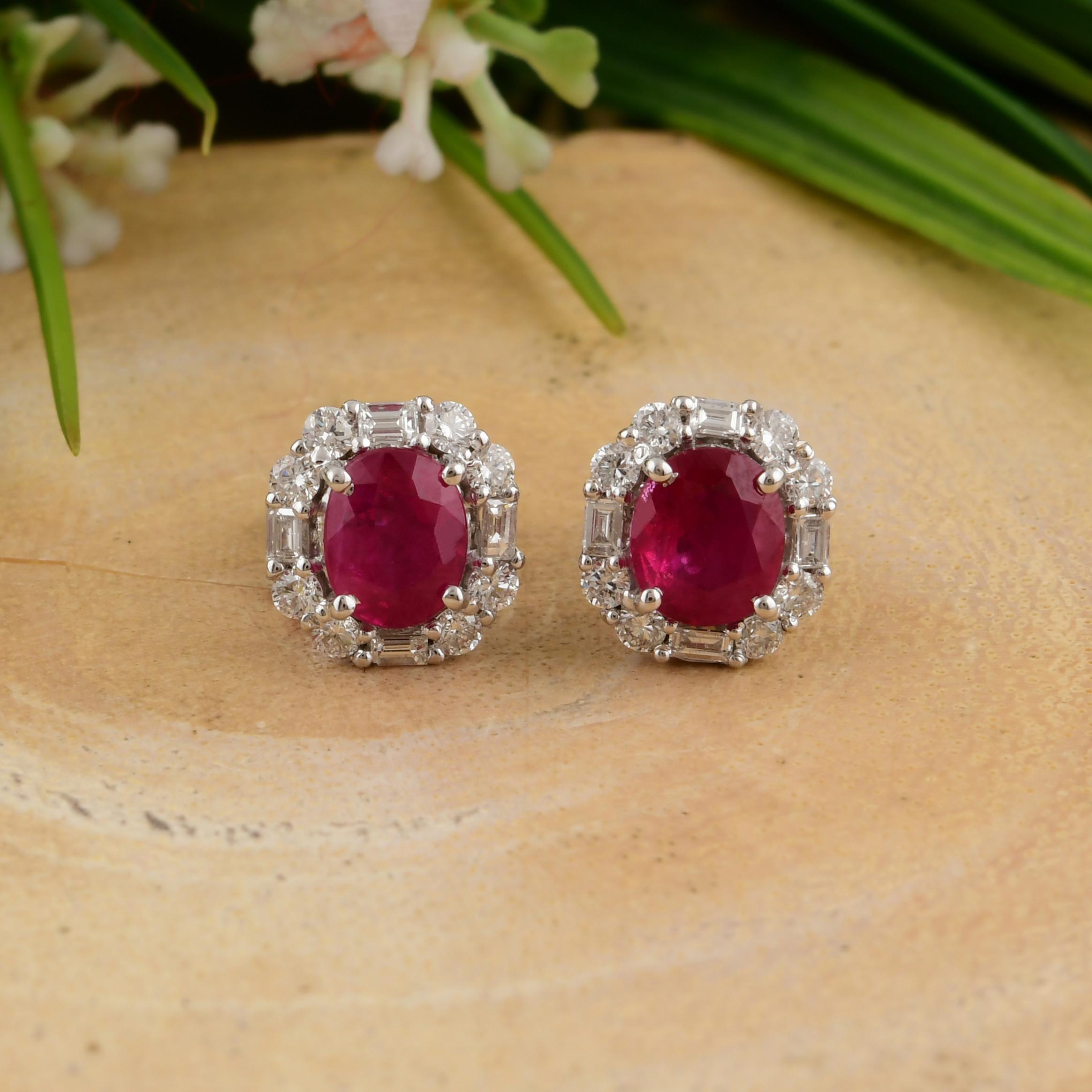 Taglio ovale Oval Ruby Diamond Halo 18 Karat White Gold Earrings Regalo Tutte le tariffe pagate in vendita