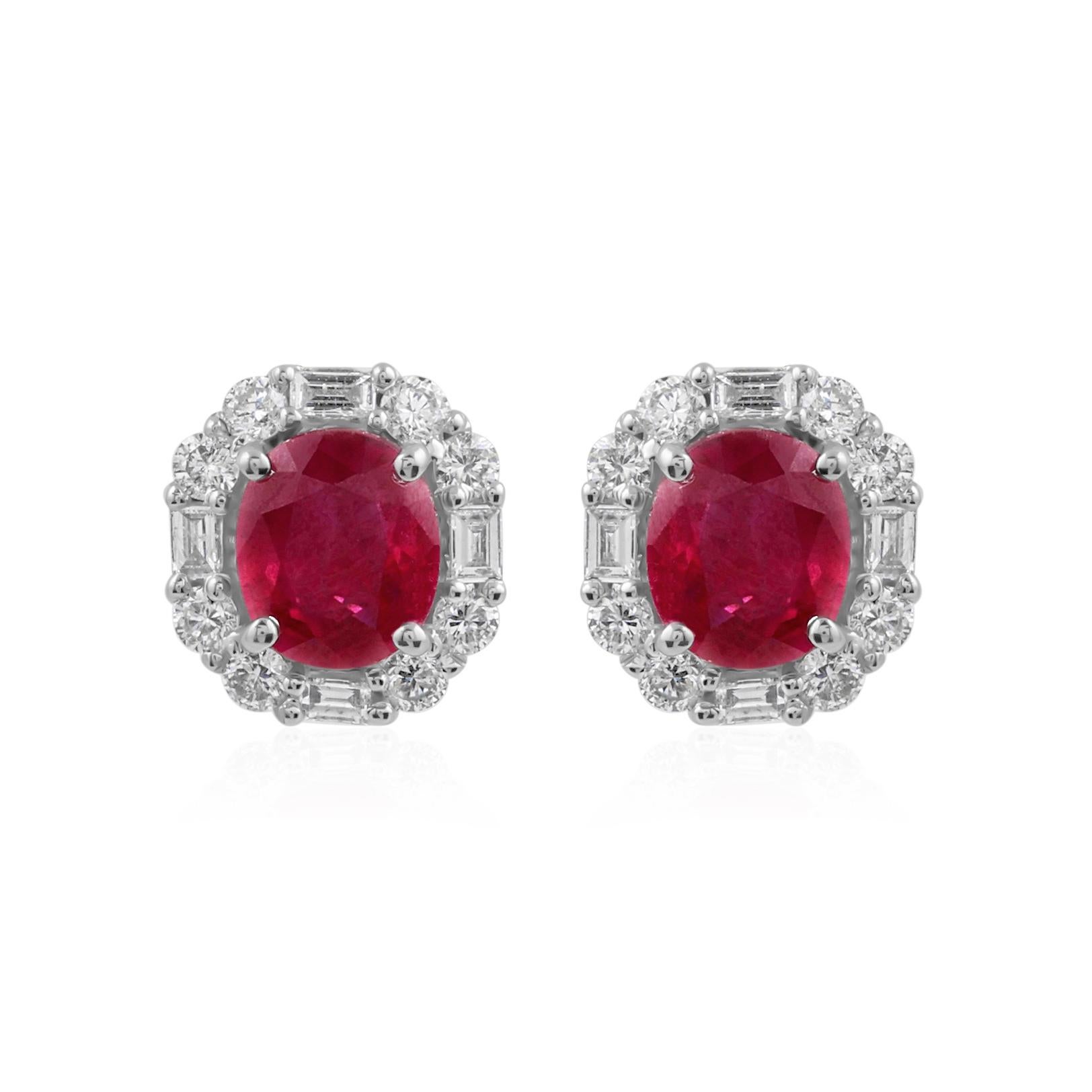 Oval Ruby Diamond Halo 18 Karat White Gold Earrings Regalo Tutte le tariffe pagate in vendita 1