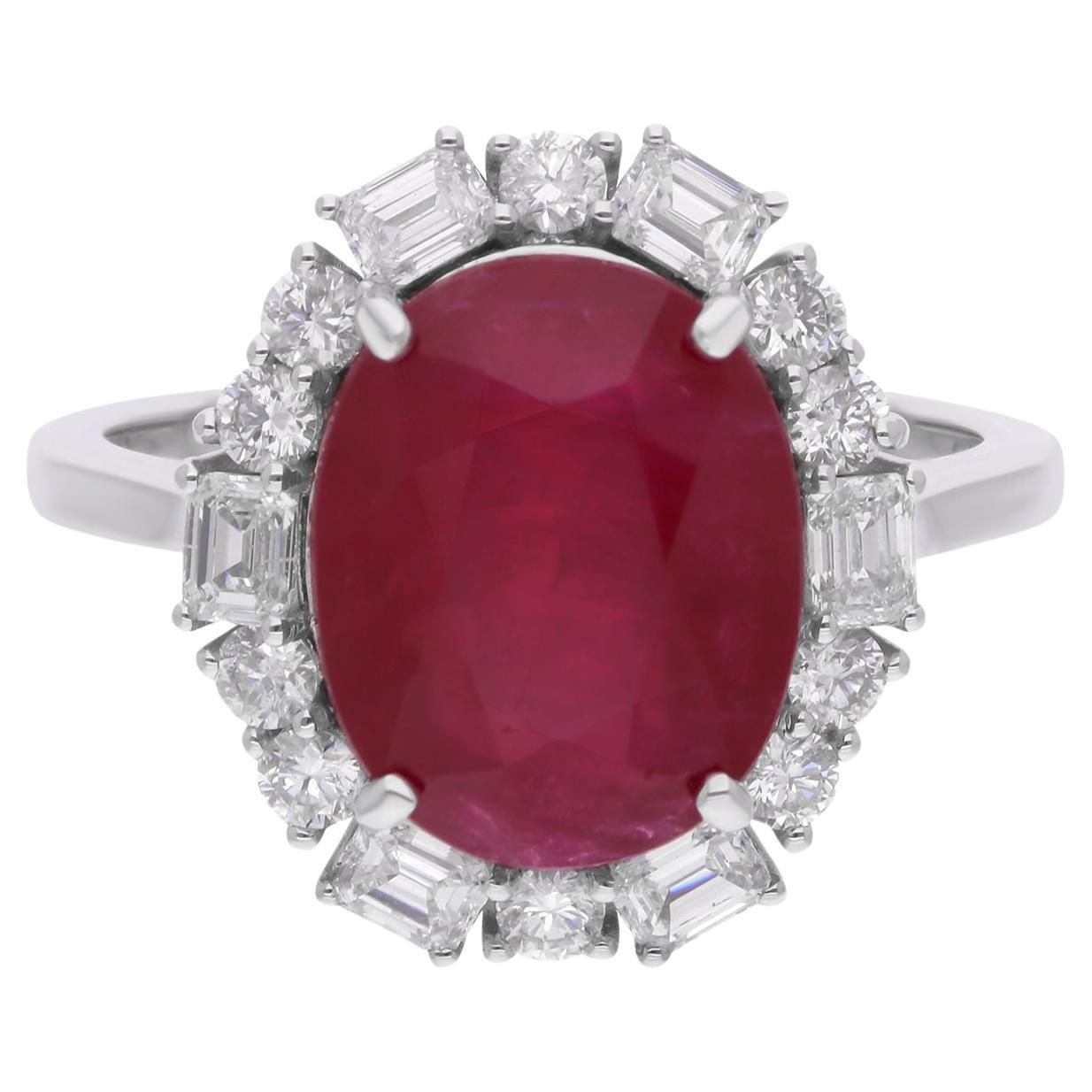 Rubí ovalado Piedra preciosa Anillo de cóctel Diamante 14 Kilates Oro Blanco Joyería hecha a mano