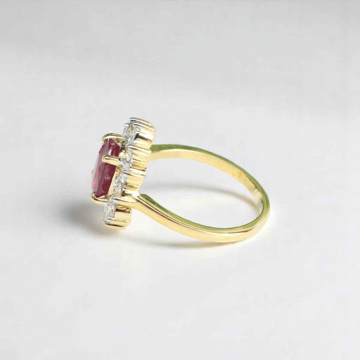 Round Cut Oval Ruby Halo Diamond Gemstone Ring in 14K Solid Gold (Certified) For Sale