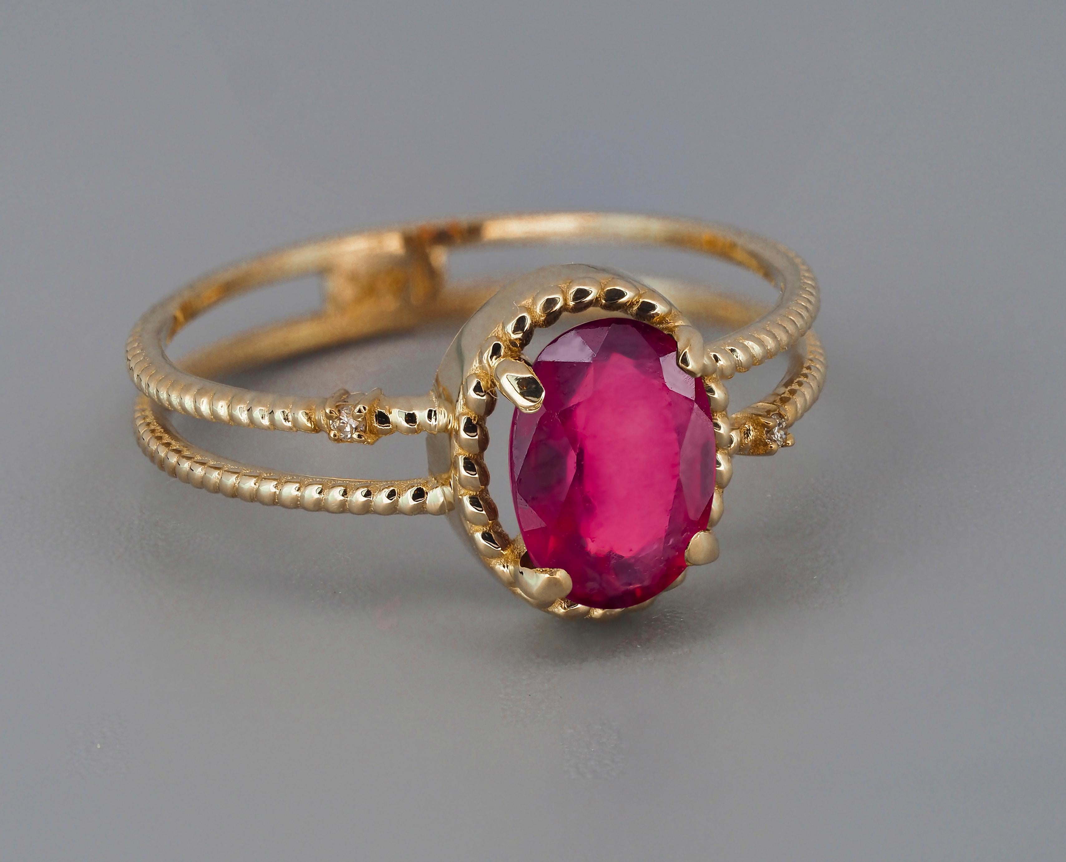 Moderne Bague en rubis ovale, bague en or 14 carats avec rubis, bague minimaliste en vente