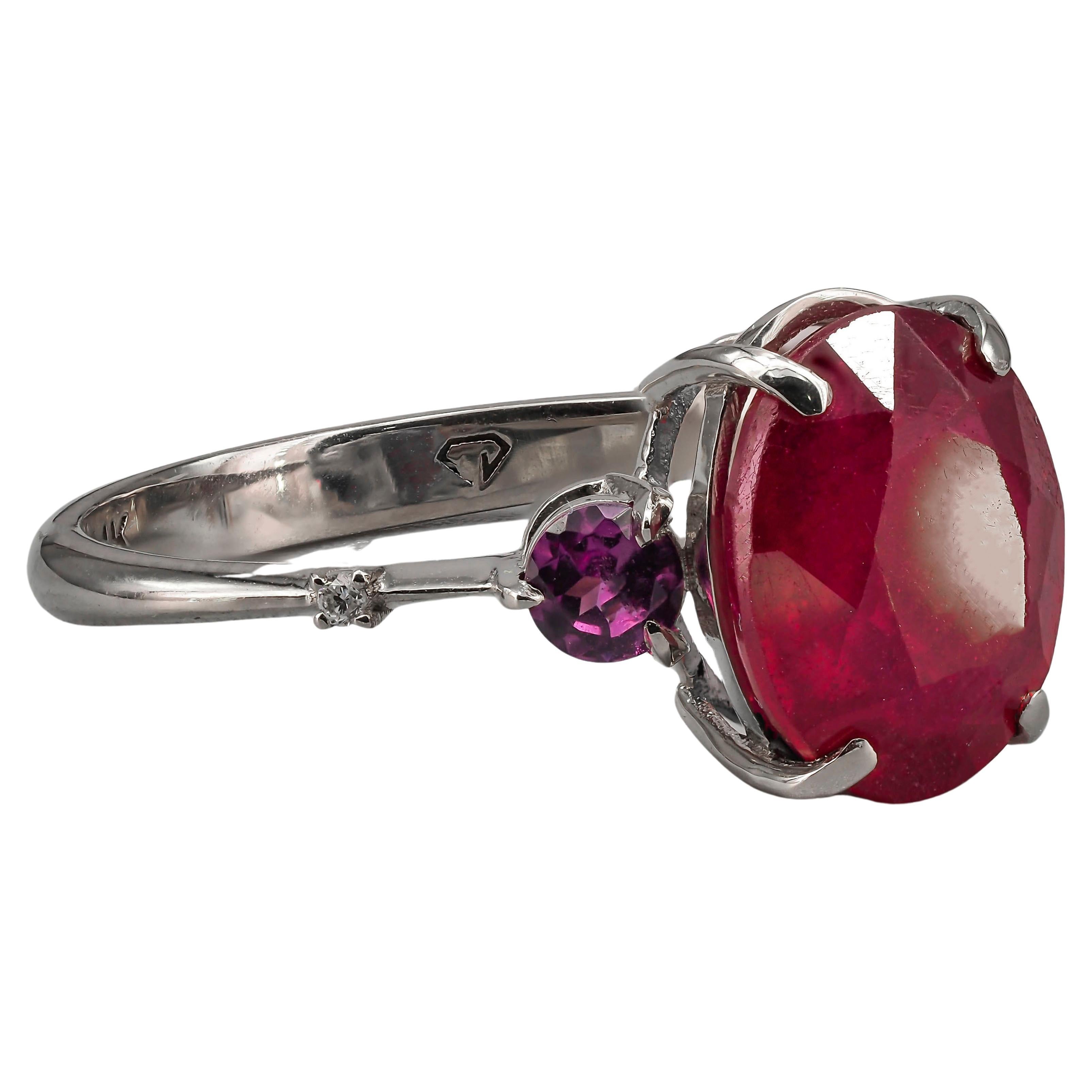 Ring mit ovalem Rubin.  im Angebot