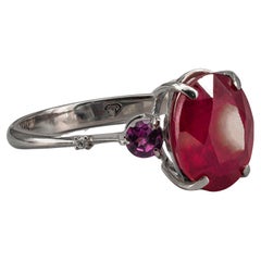 Oval ruby ring. 