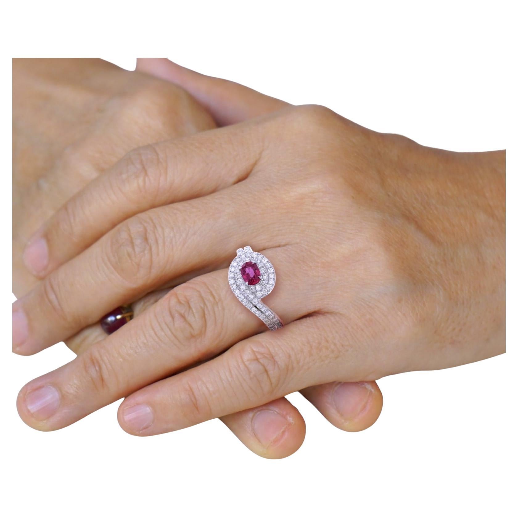 Oval ruby ring For Sale