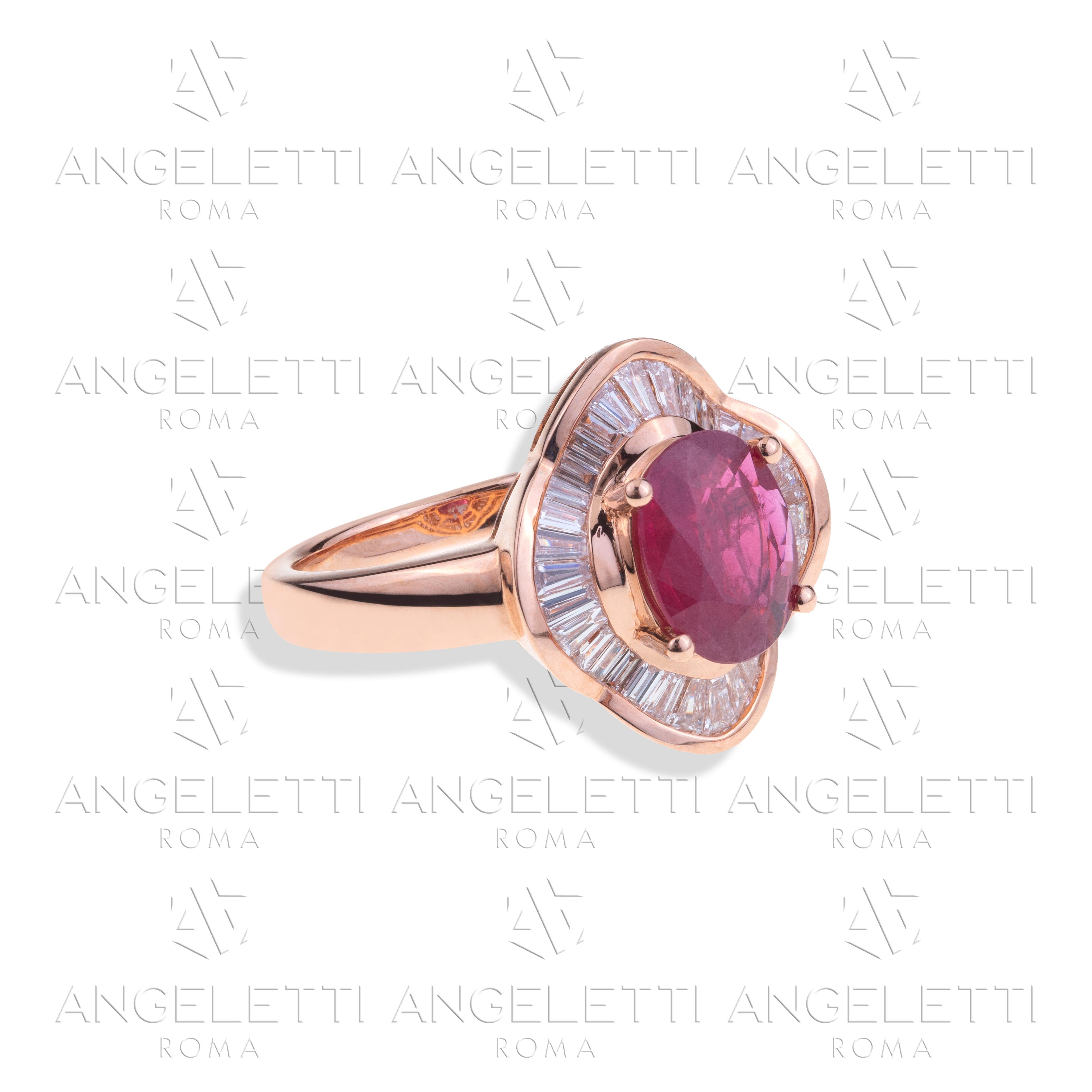 Taille ovale Bague en or rose sertie de diamants baguettes et de rubis ovales en vente