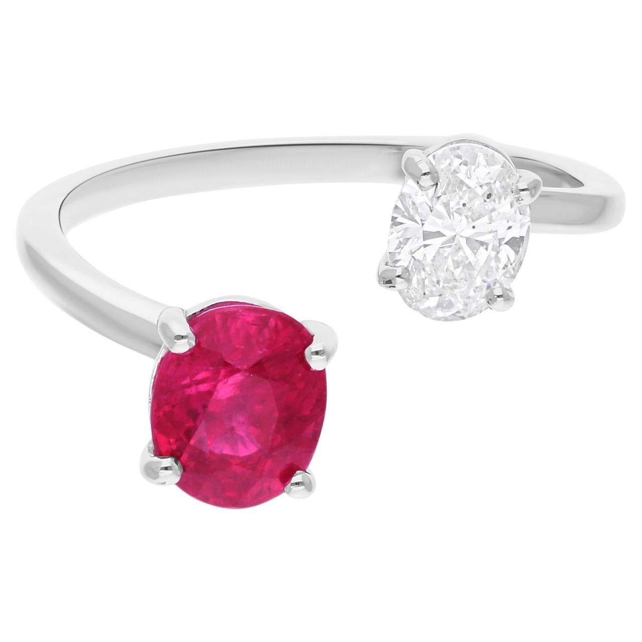 Bague manchette en or blanc 14 carats avec rubis ovale de pureté SI et diamants de couleur hi-colore